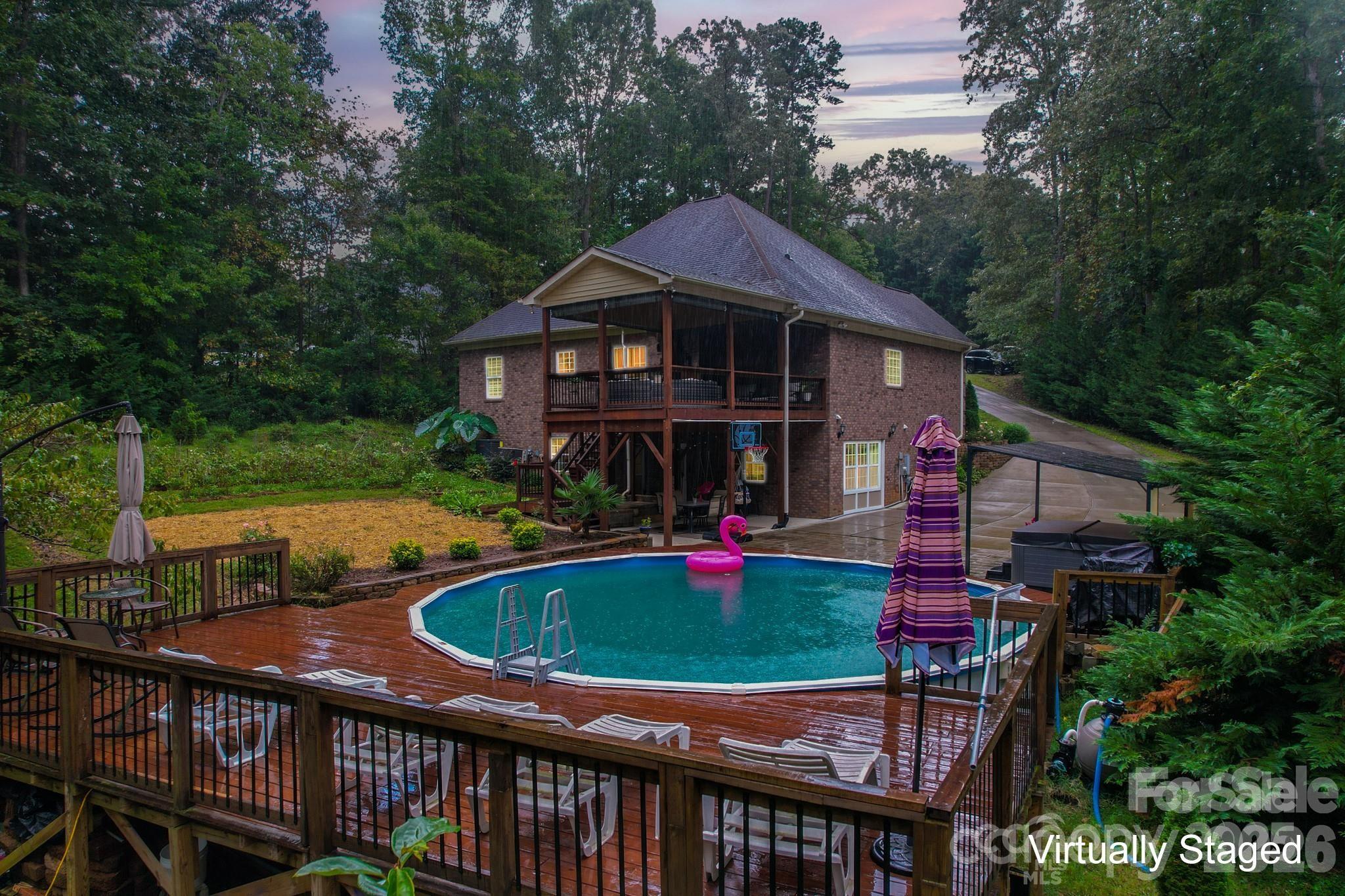 10604 Russet Place — Charlotte