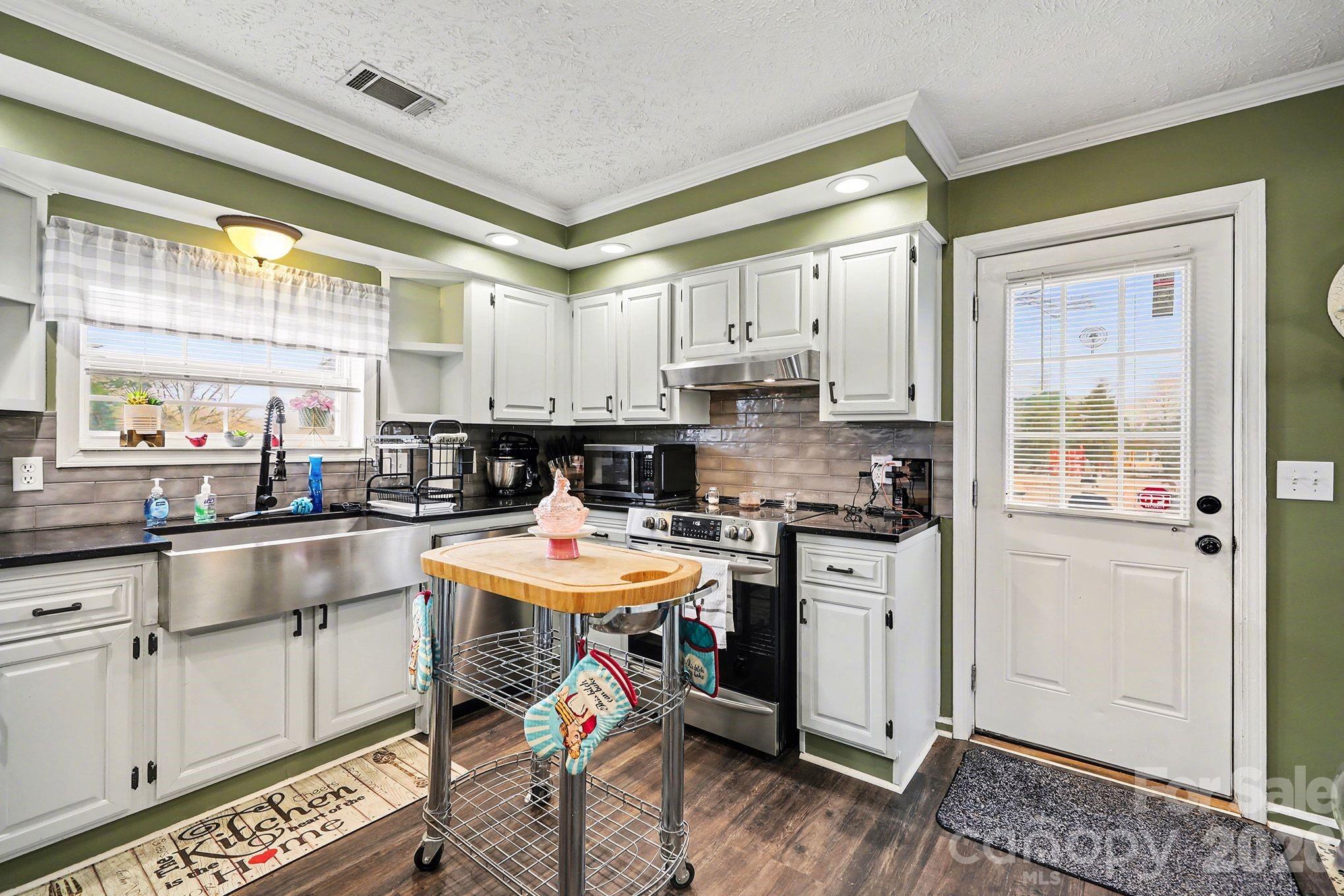 2166 Statesville Highway — Mooresville