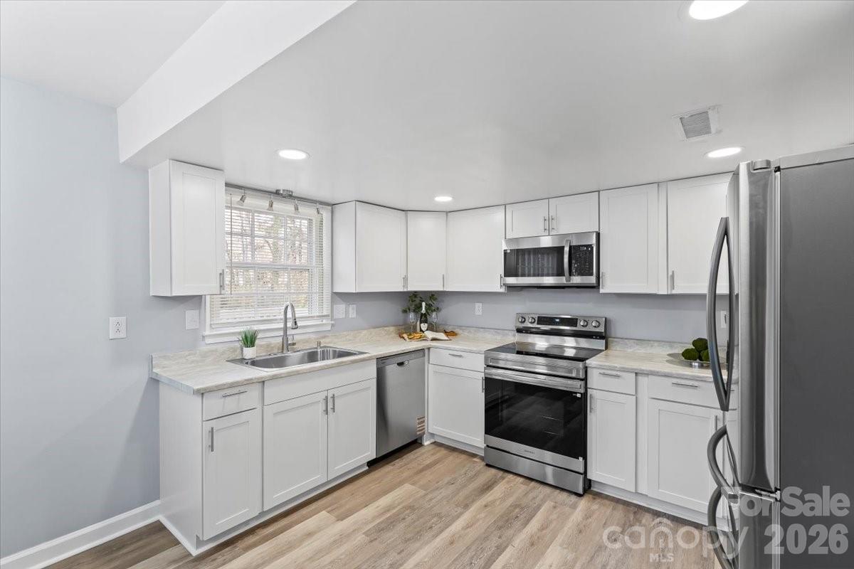 6713 Somersworth Drive — Charlotte