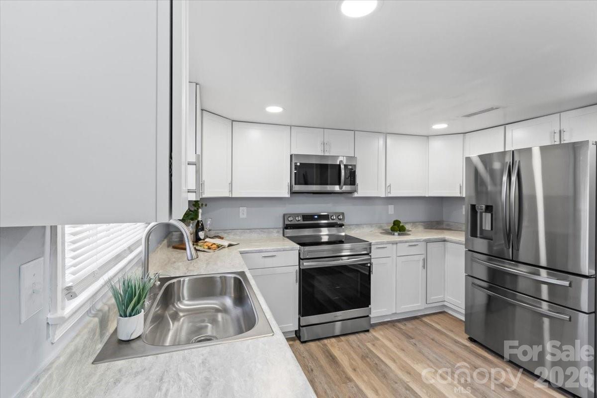 6713 Somersworth Drive — Charlotte