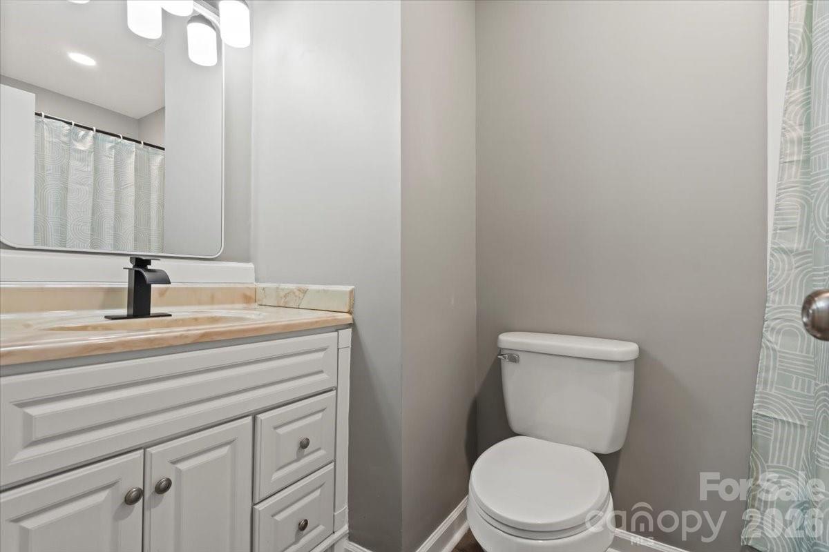 6713 Somersworth Drive — Charlotte