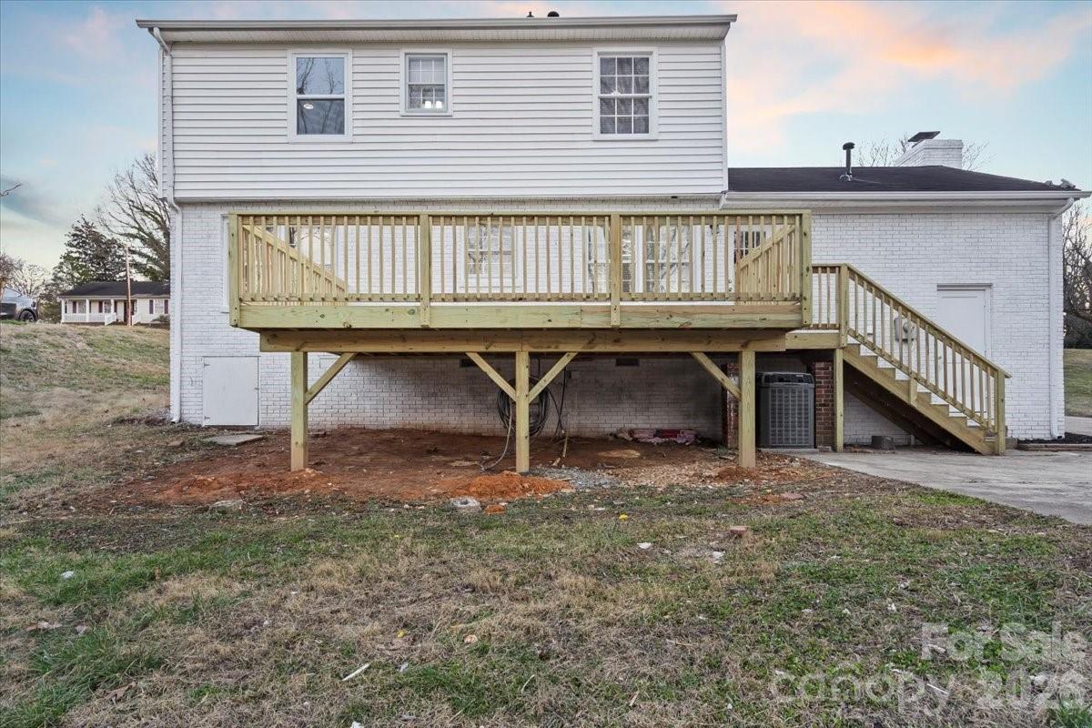 6713 Somersworth Drive — Charlotte