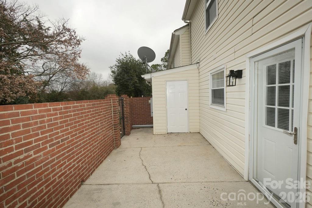 8805 Hunter Ridge Drive — Charlotte