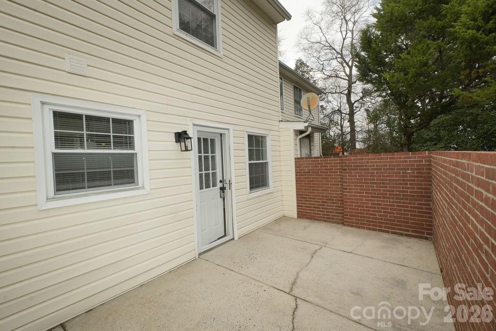 8805 Hunter Ridge Drive — Charlotte