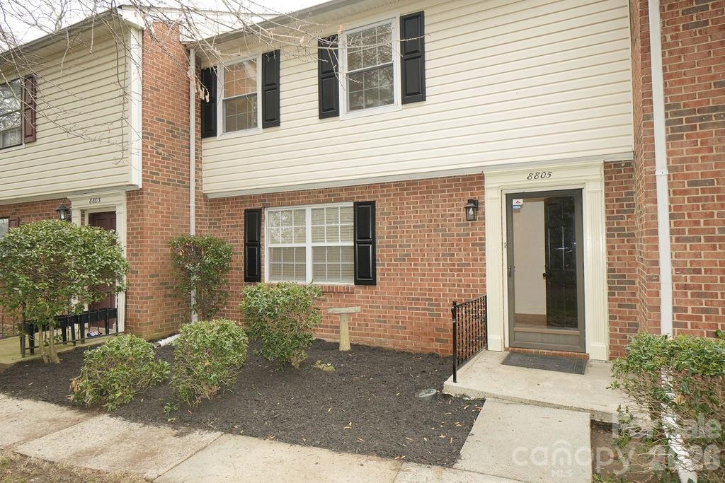 8805 Hunter Ridge Drive — Charlotte