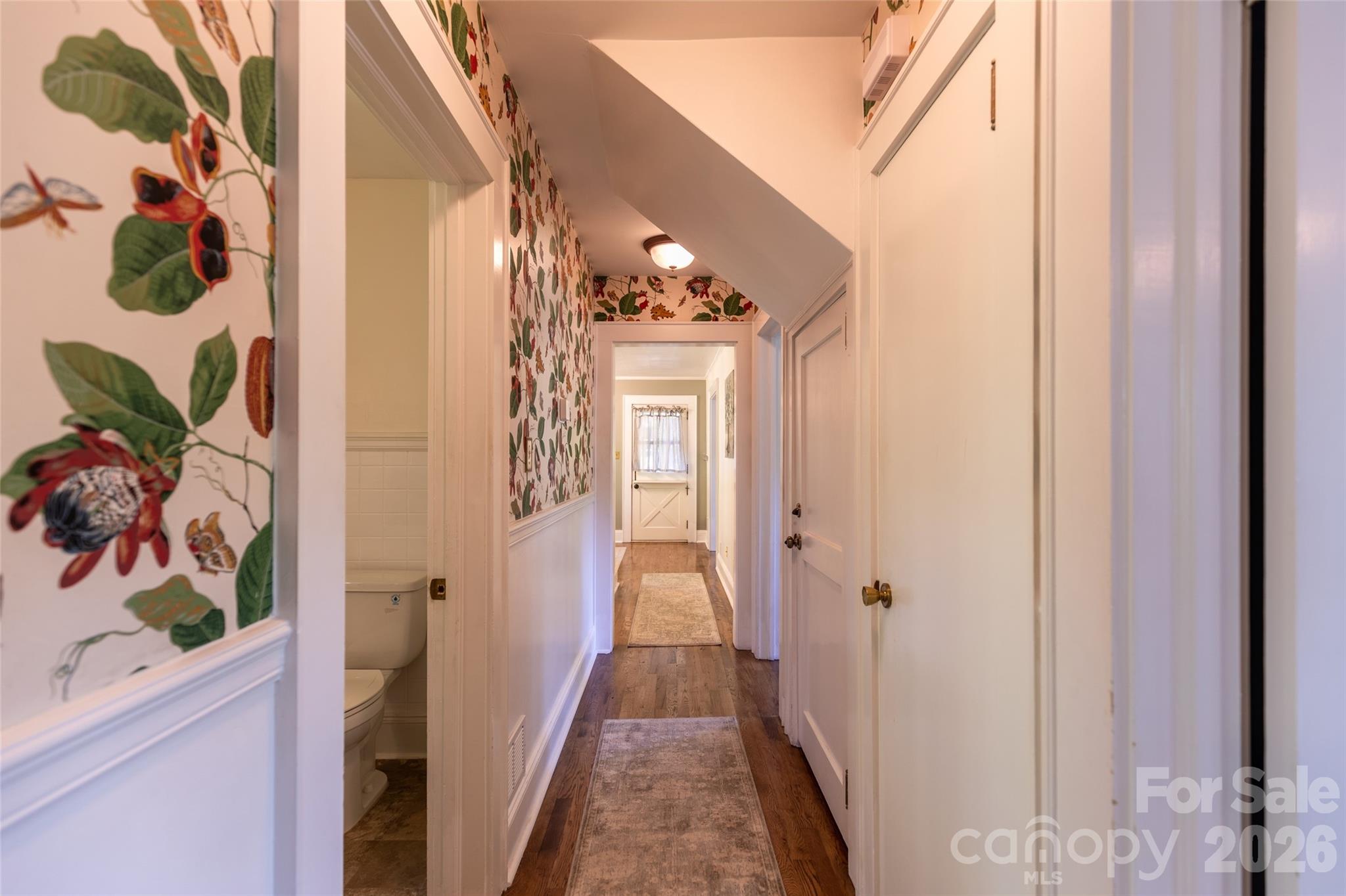 216 31st Avenue NW — Hickory