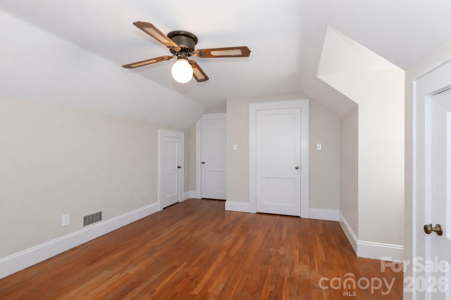 216 31st Avenue NW — Hickory