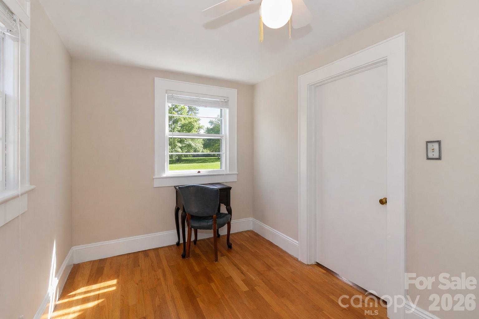 216 31st Avenue NW — Hickory