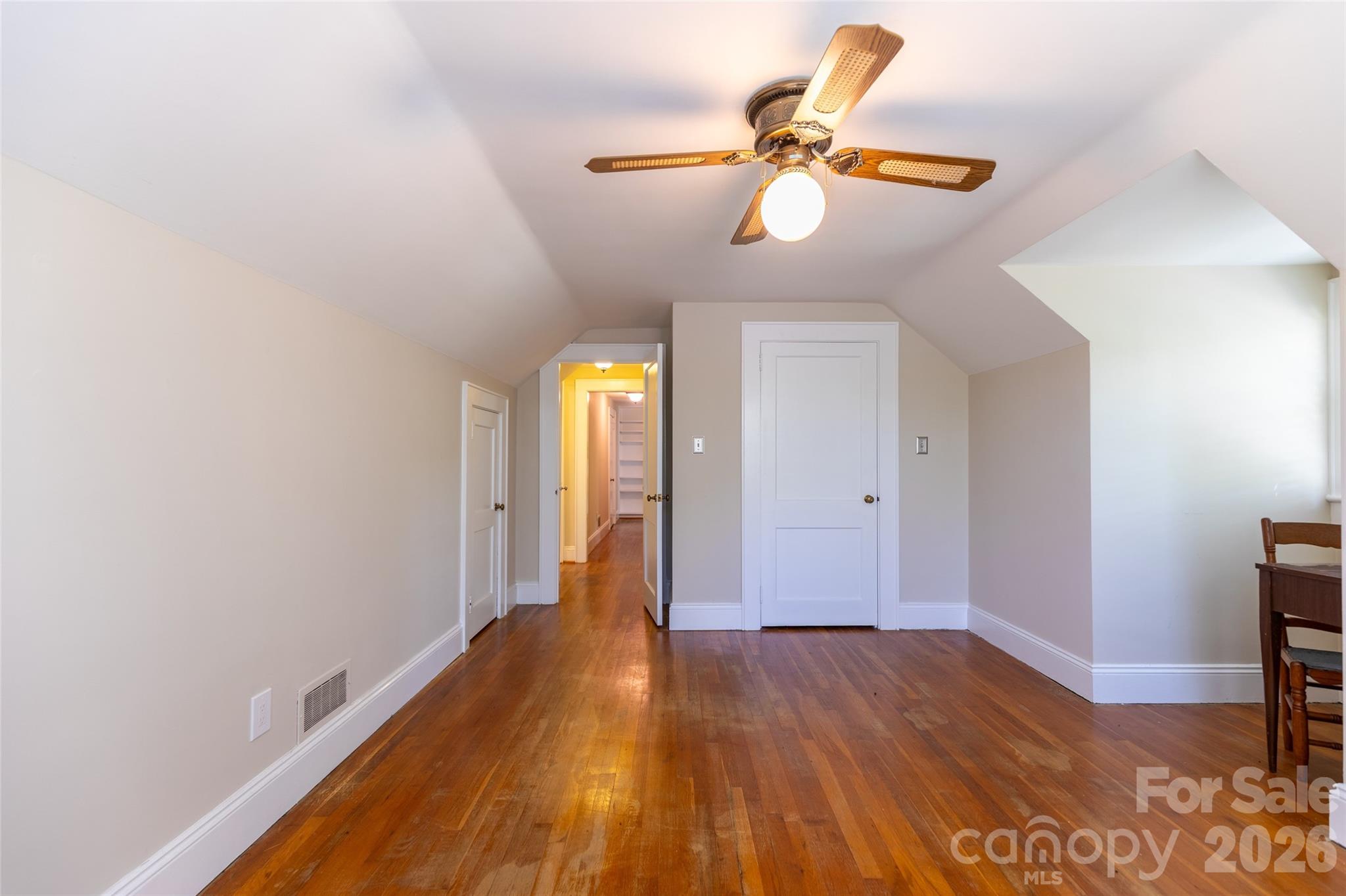 216 31st Avenue NW — Hickory