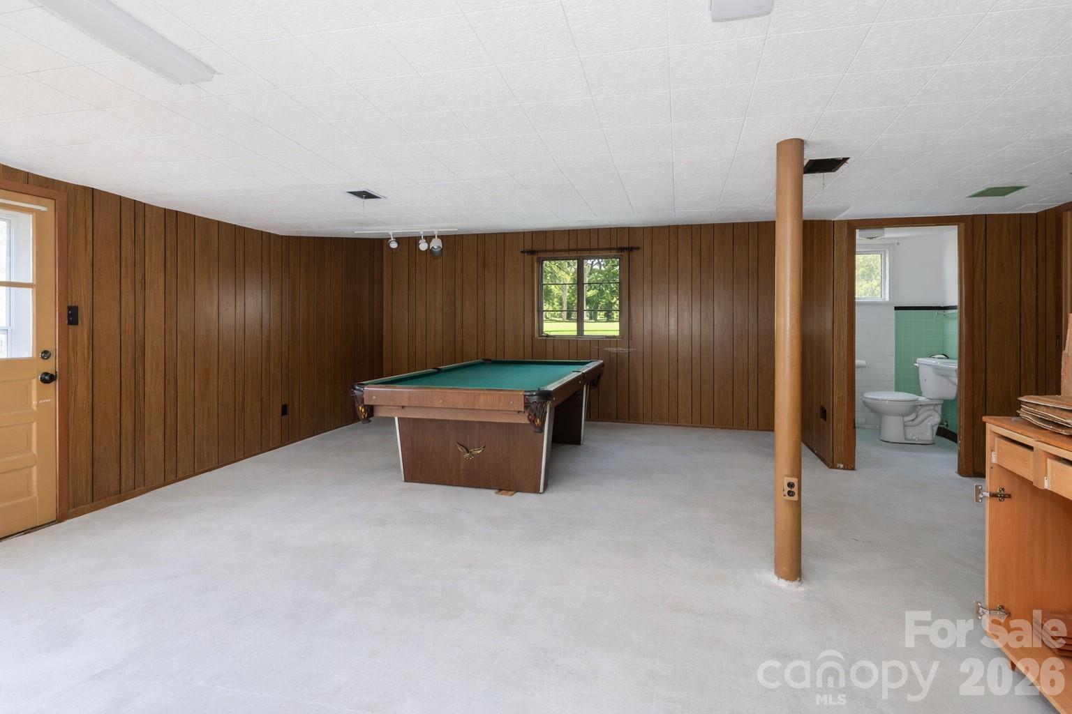 216 31st Avenue NW — Hickory