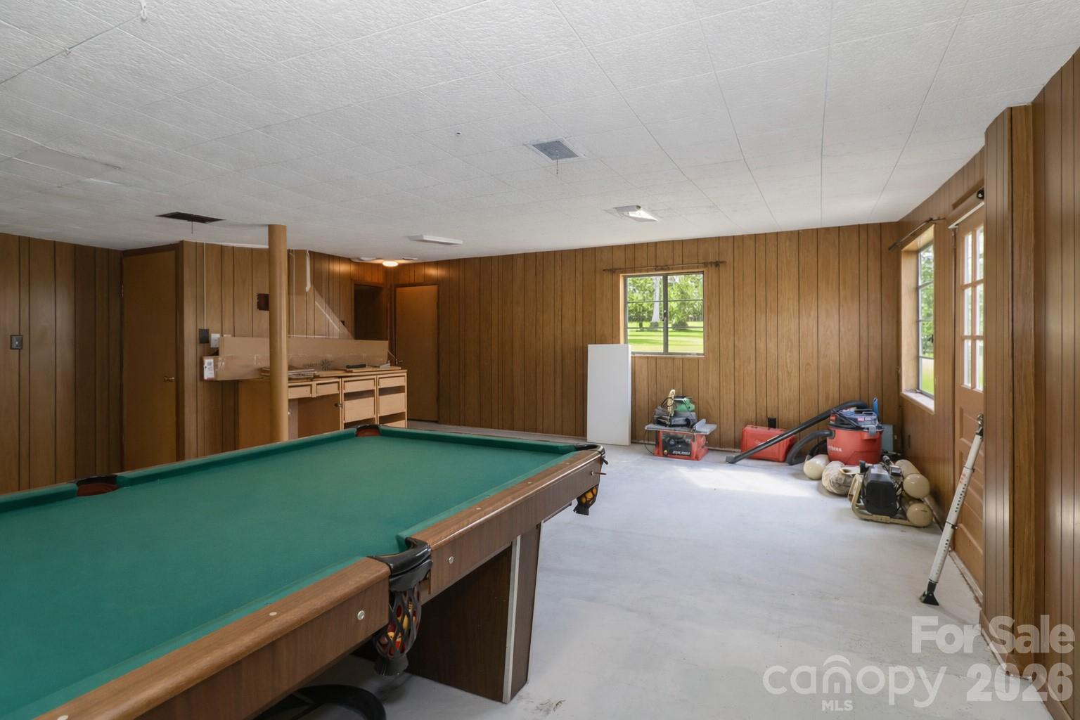 216 31st Avenue NW — Hickory