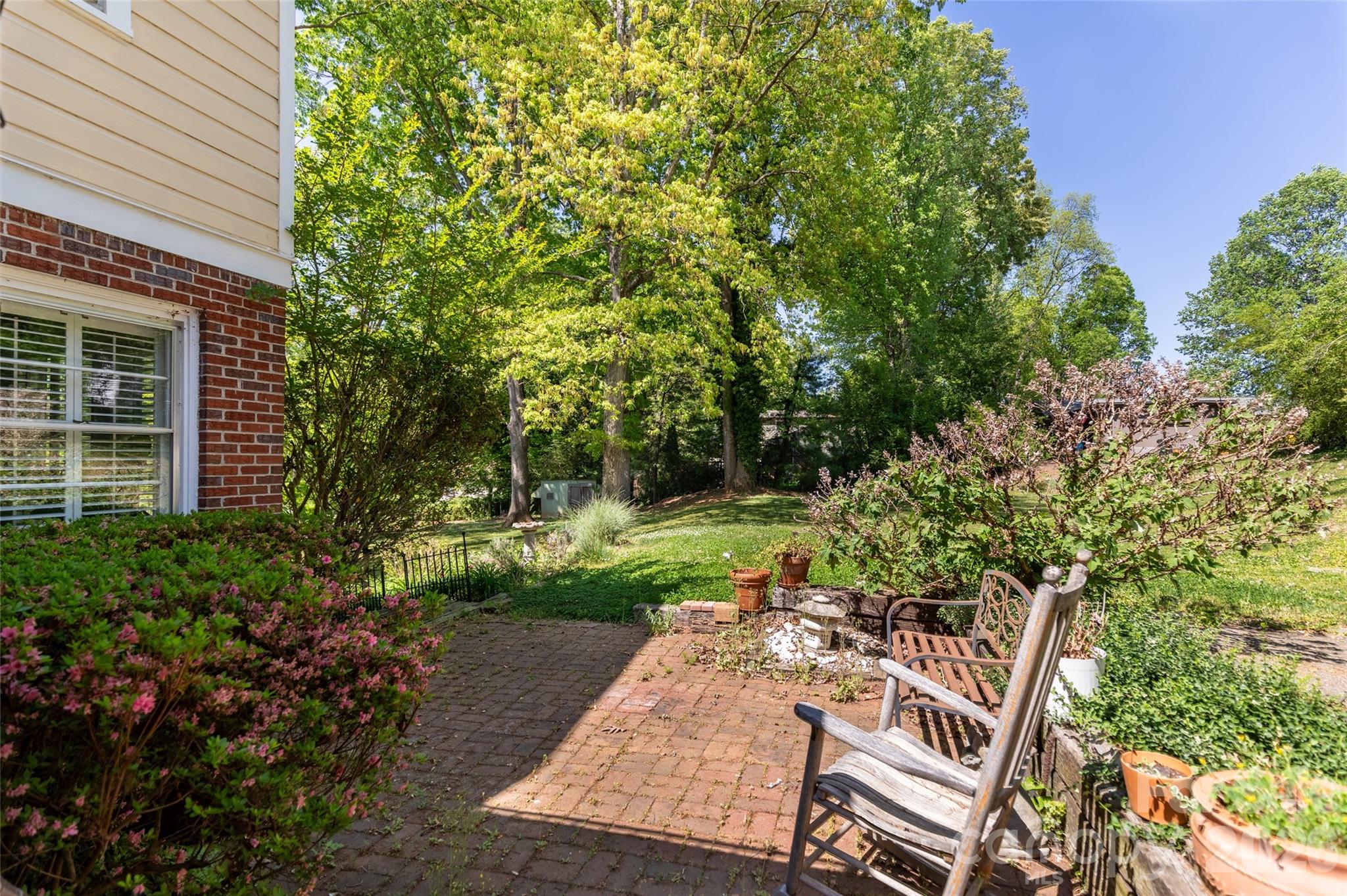 216 31st Avenue NW — Hickory