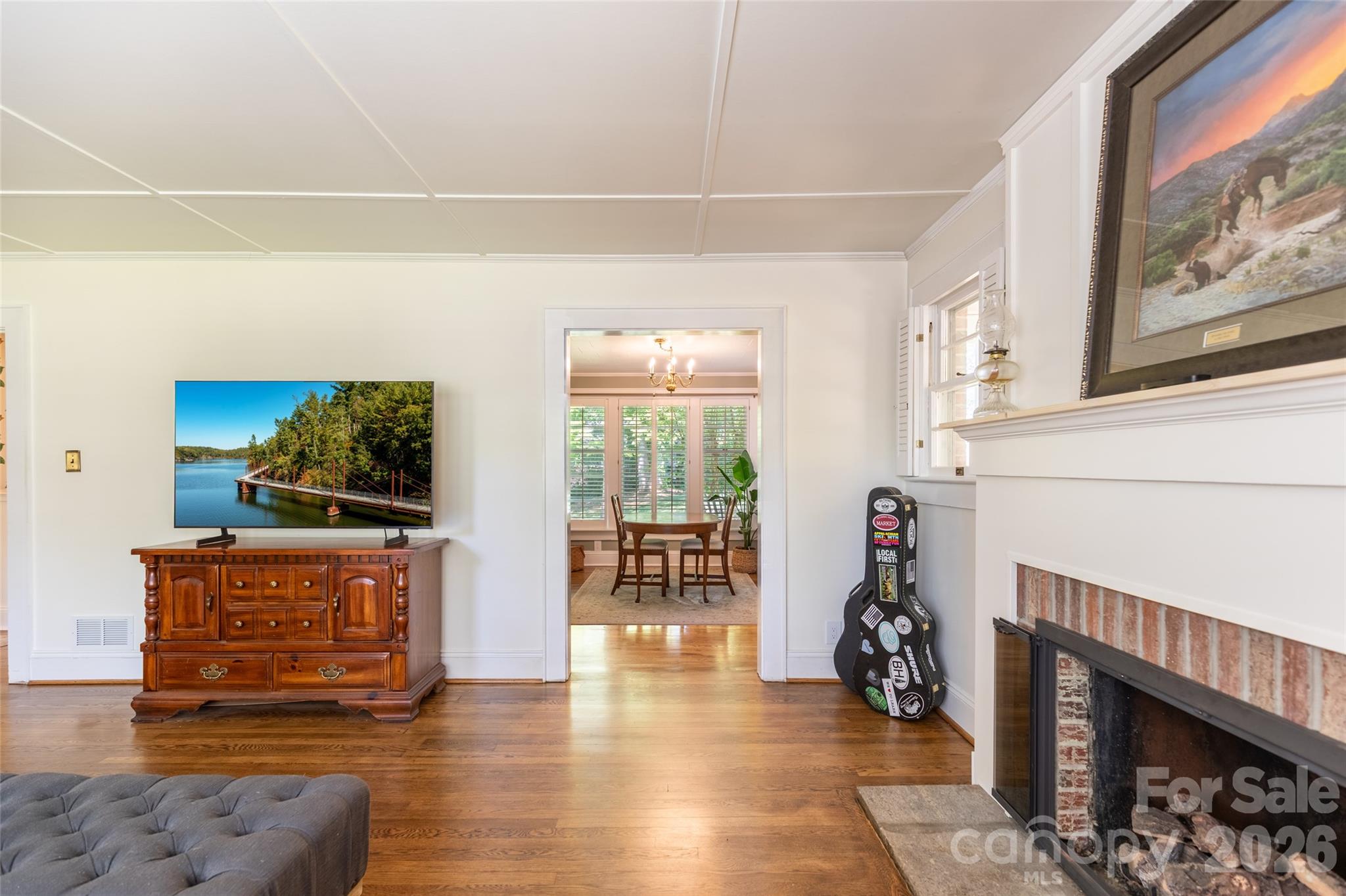 216 31st Avenue NW — Hickory