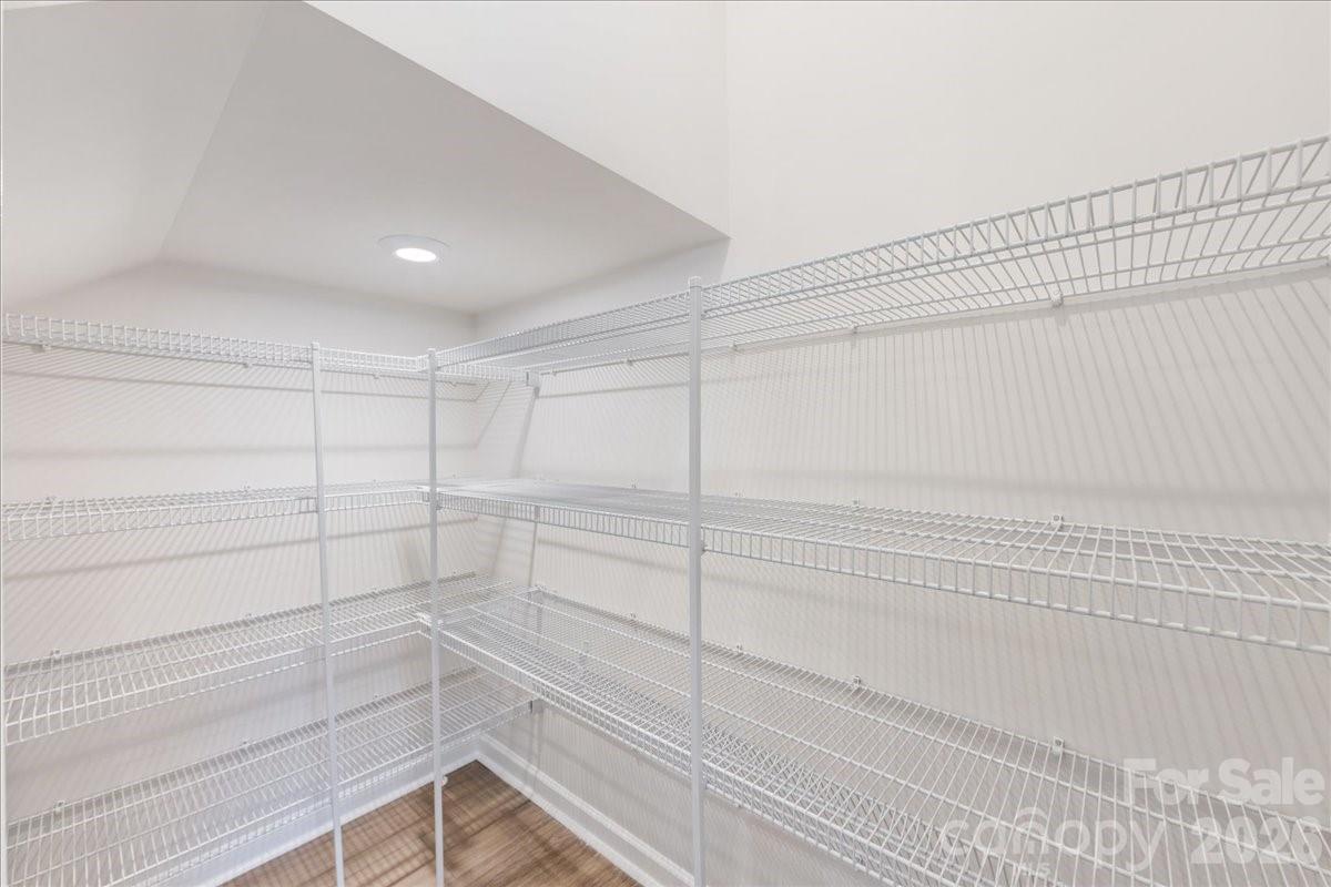 6013 Longar Lane — Charlotte