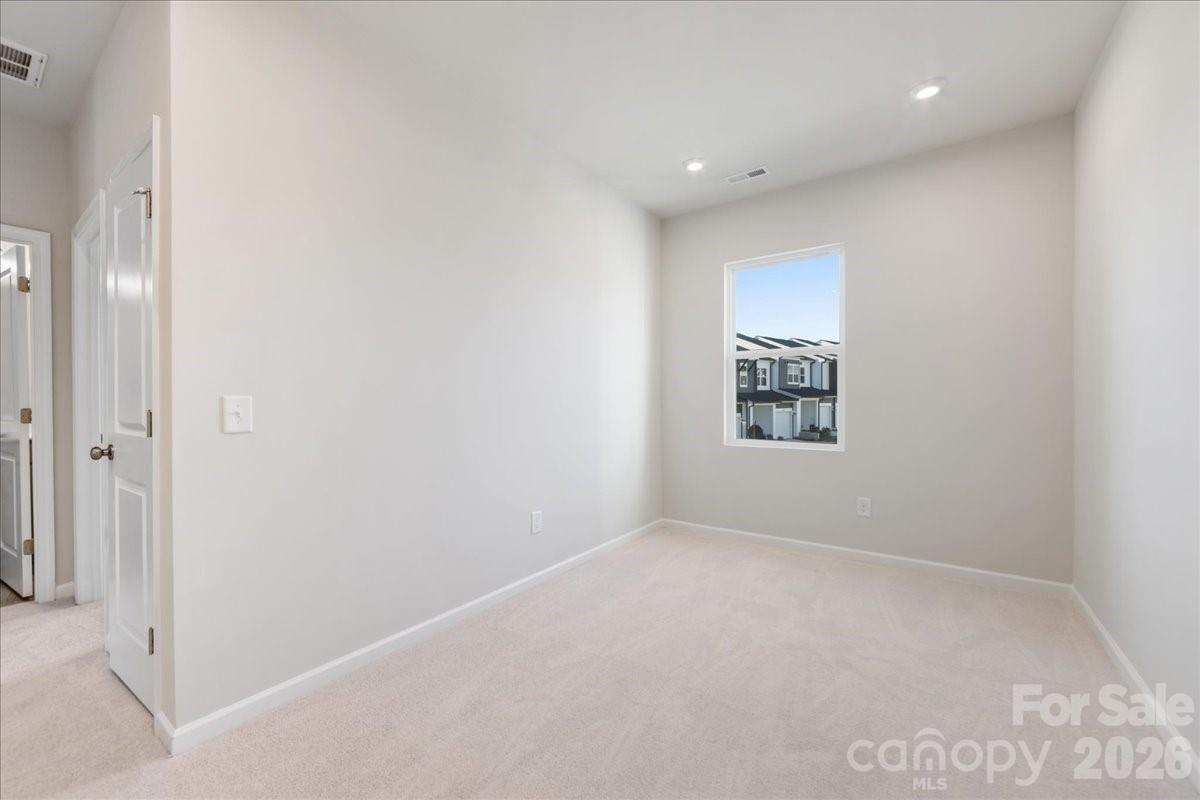 6013 Longar Lane — Charlotte