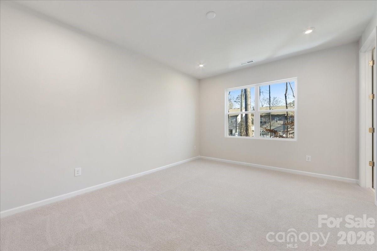 6013 Longar Lane — Charlotte