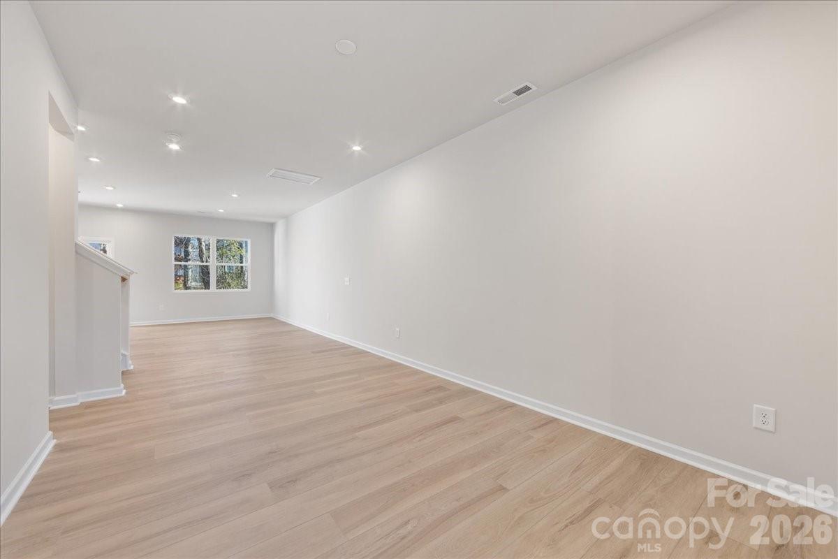 6013 Longar Lane — Charlotte