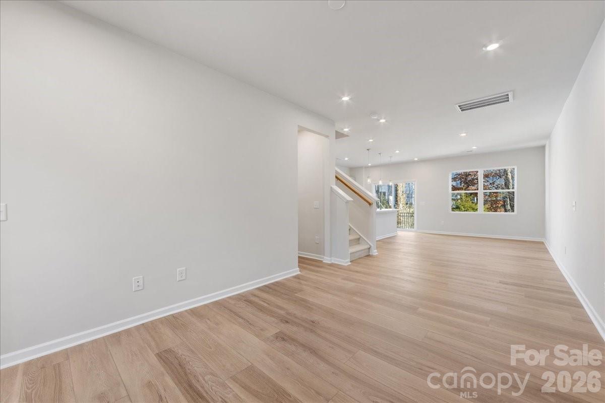 6013 Longar Lane — Charlotte