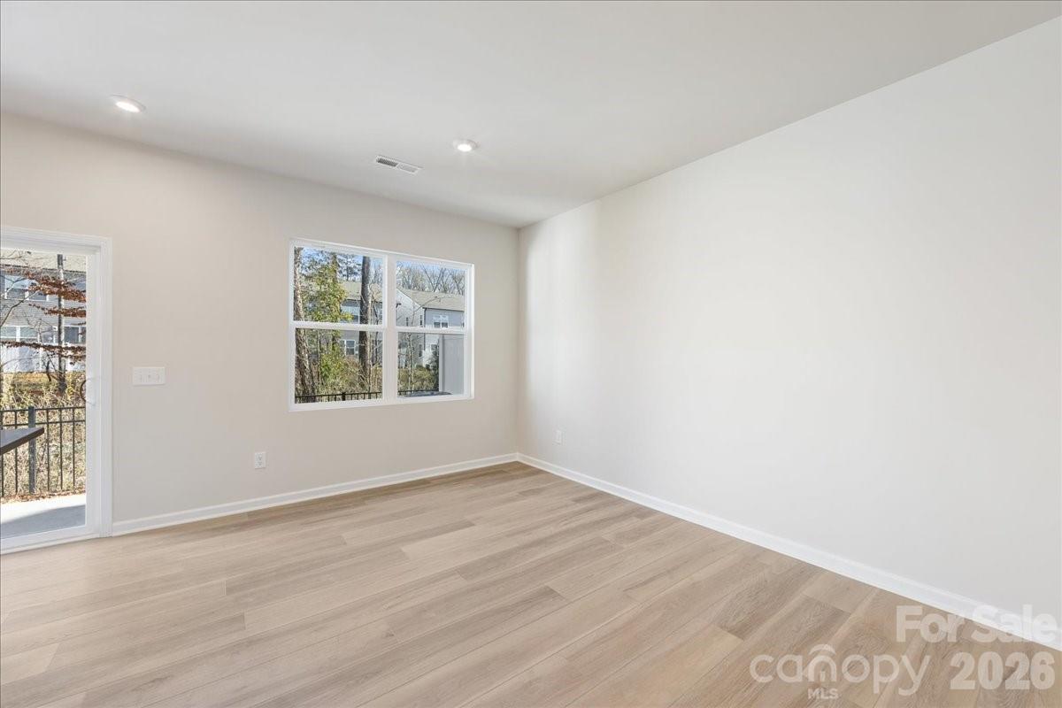 6013 Longar Lane — Charlotte