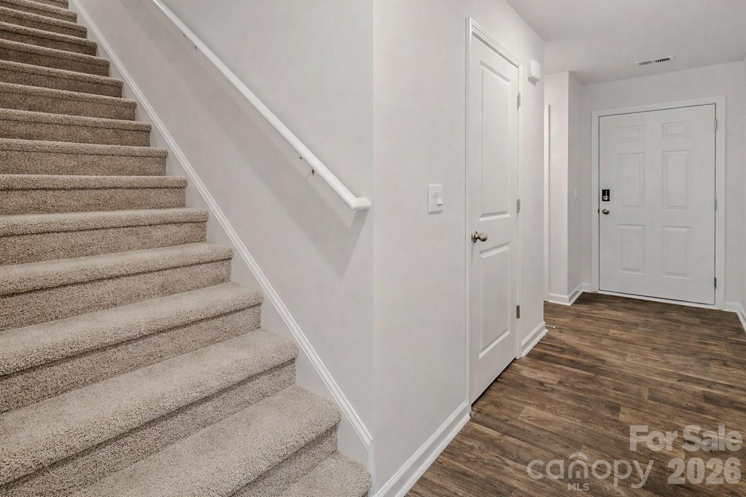 6109 Faron Way — Charlotte