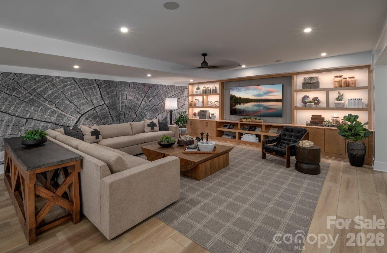 5459 Spruce Street — Indian Land