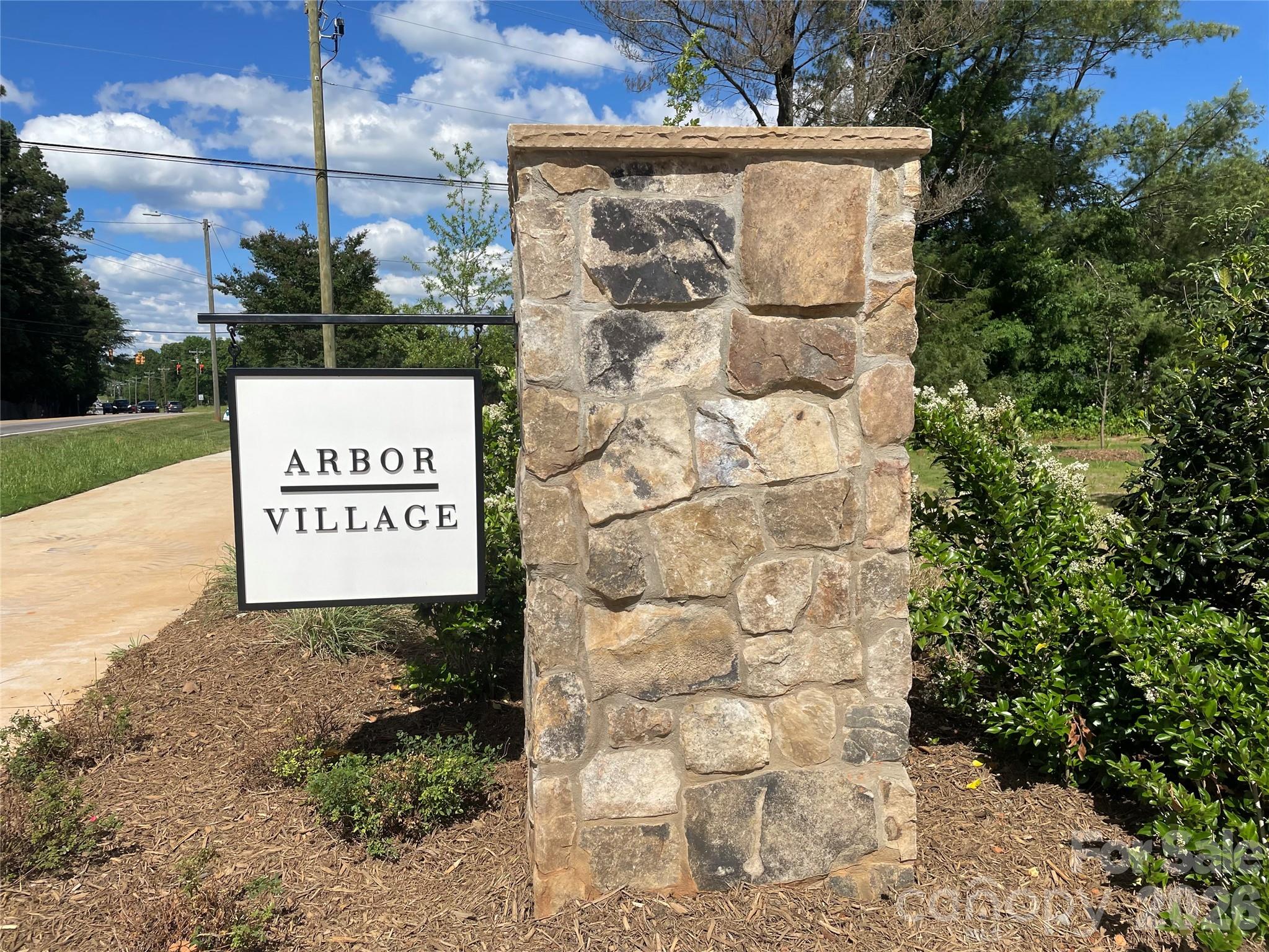 4008 Grommet Court — Matthews