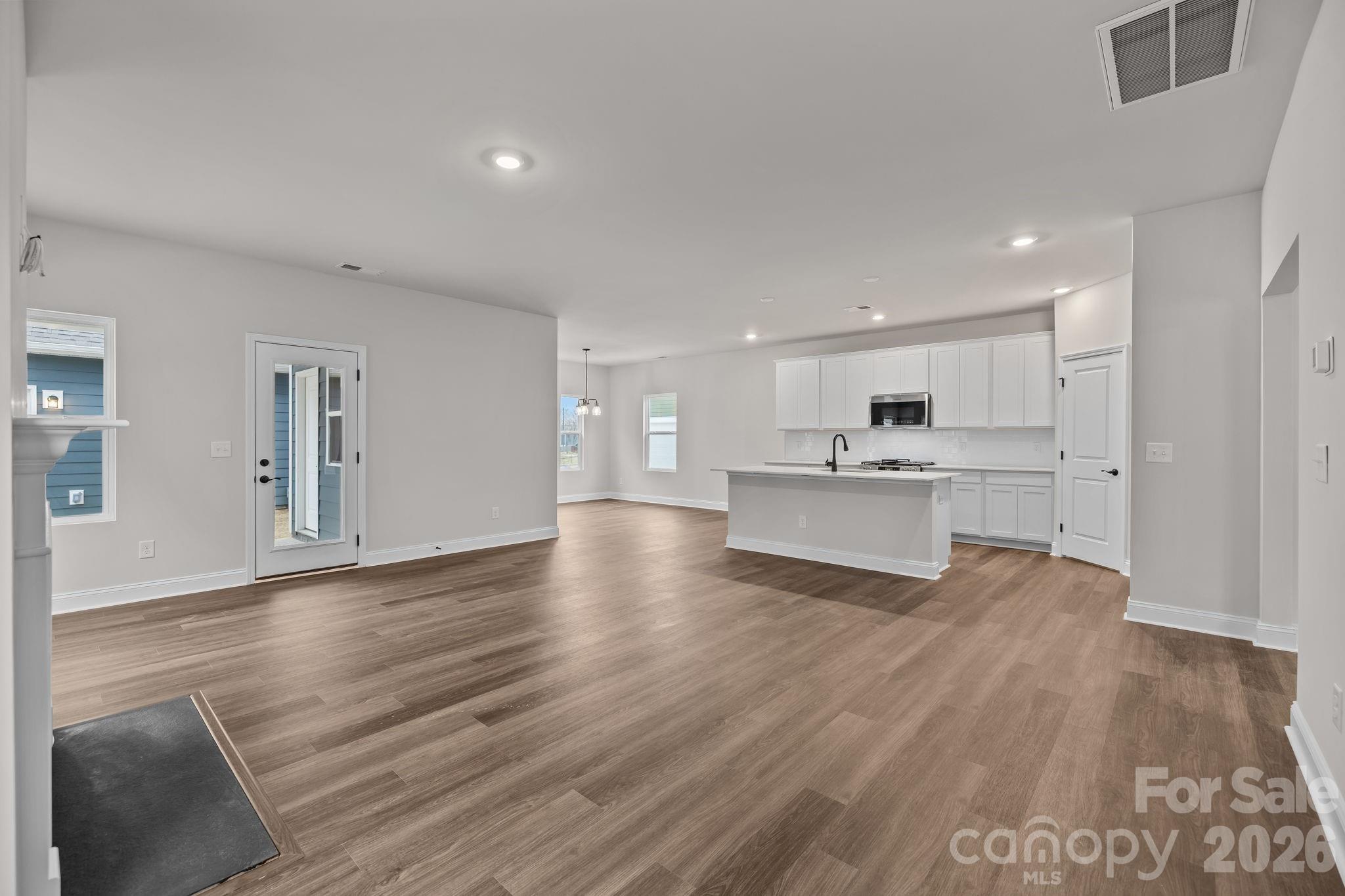 4008 Grommet Court — Matthews