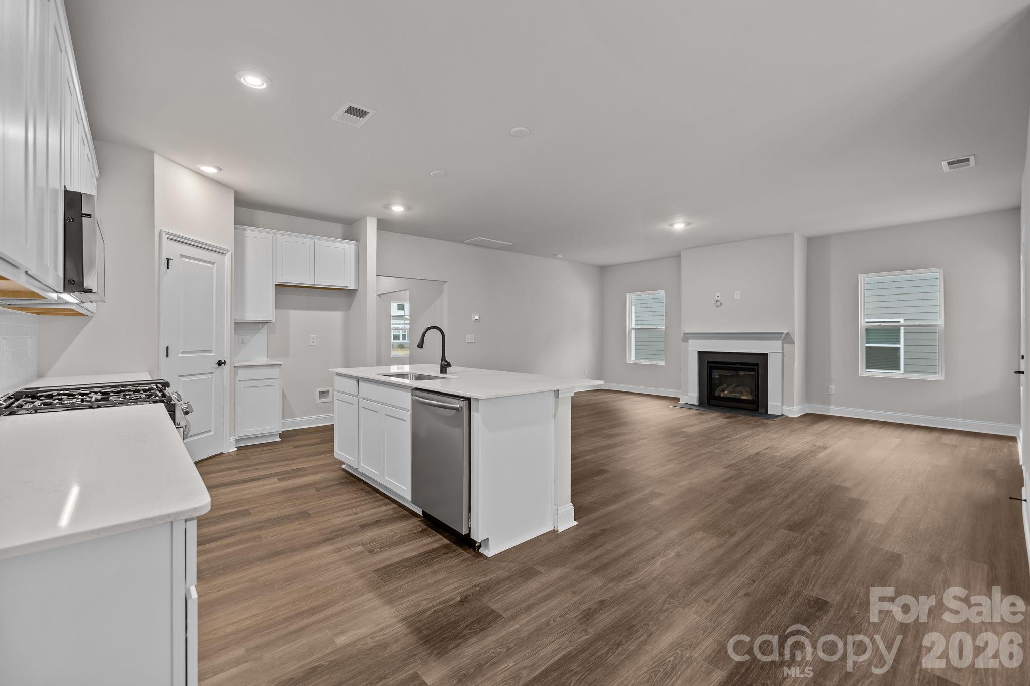 4008 Grommet Court — Matthews