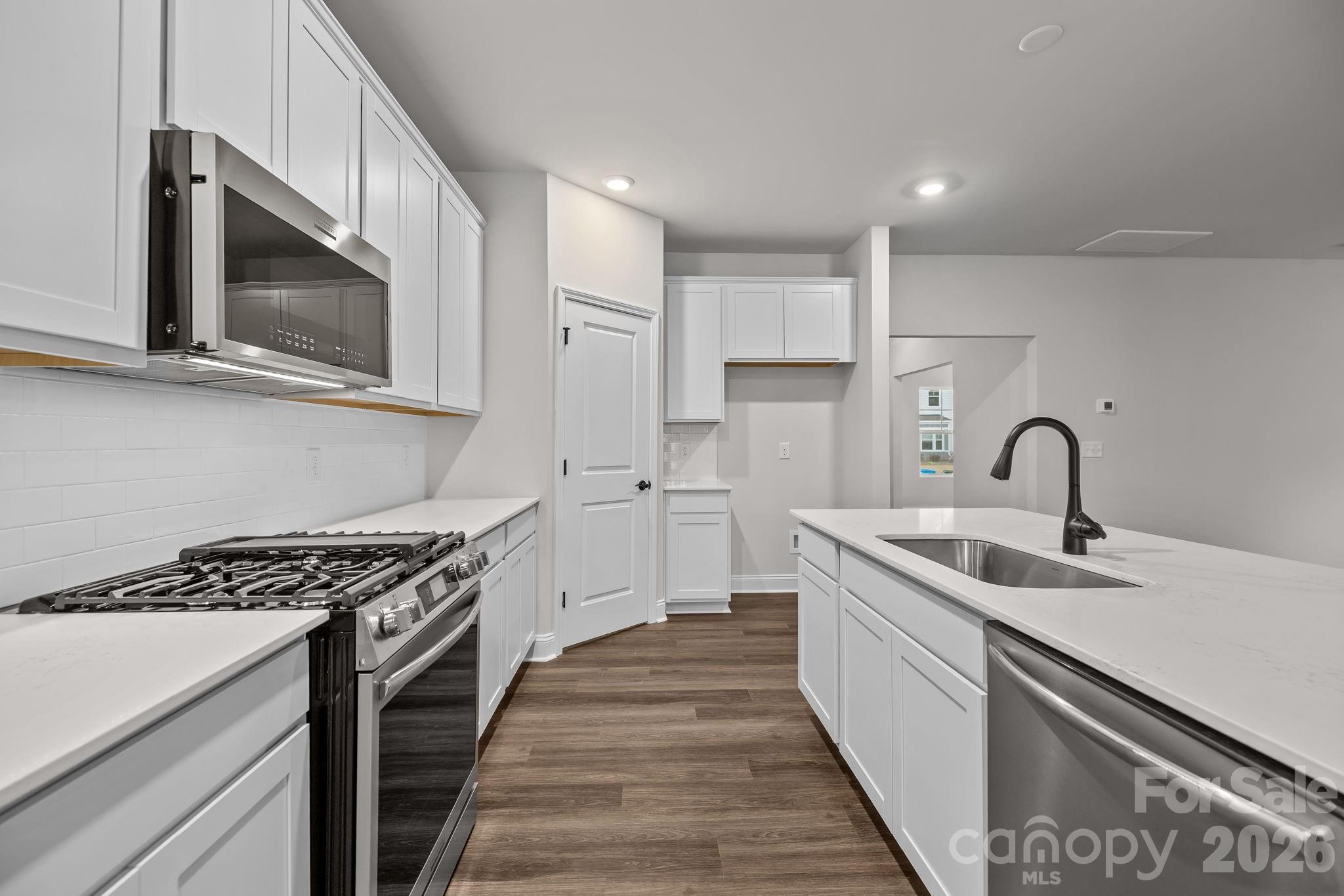 4008 Grommet Court — Matthews