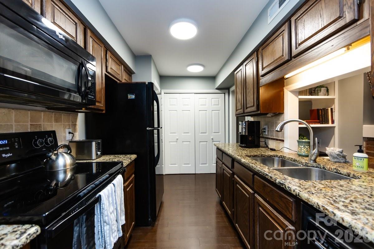 3929 Colony Crossing Drive — Charlotte