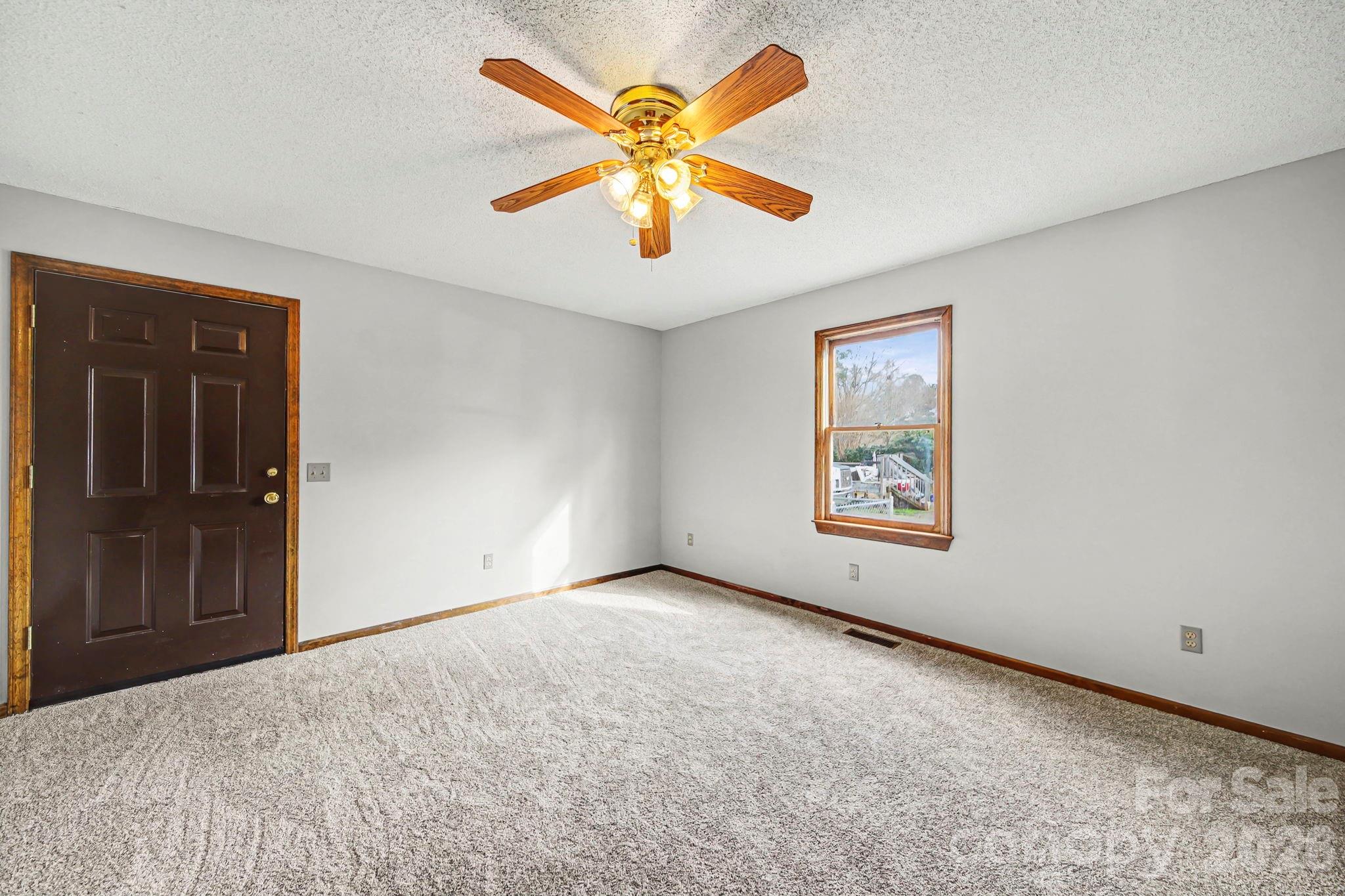 102 Roxie Lane — Belmont
