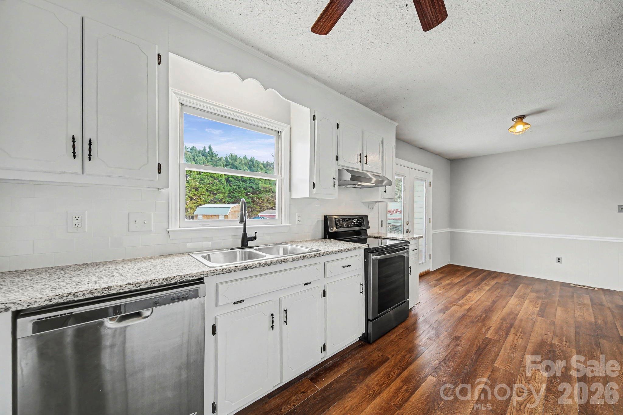 102 Roxie Lane — Belmont