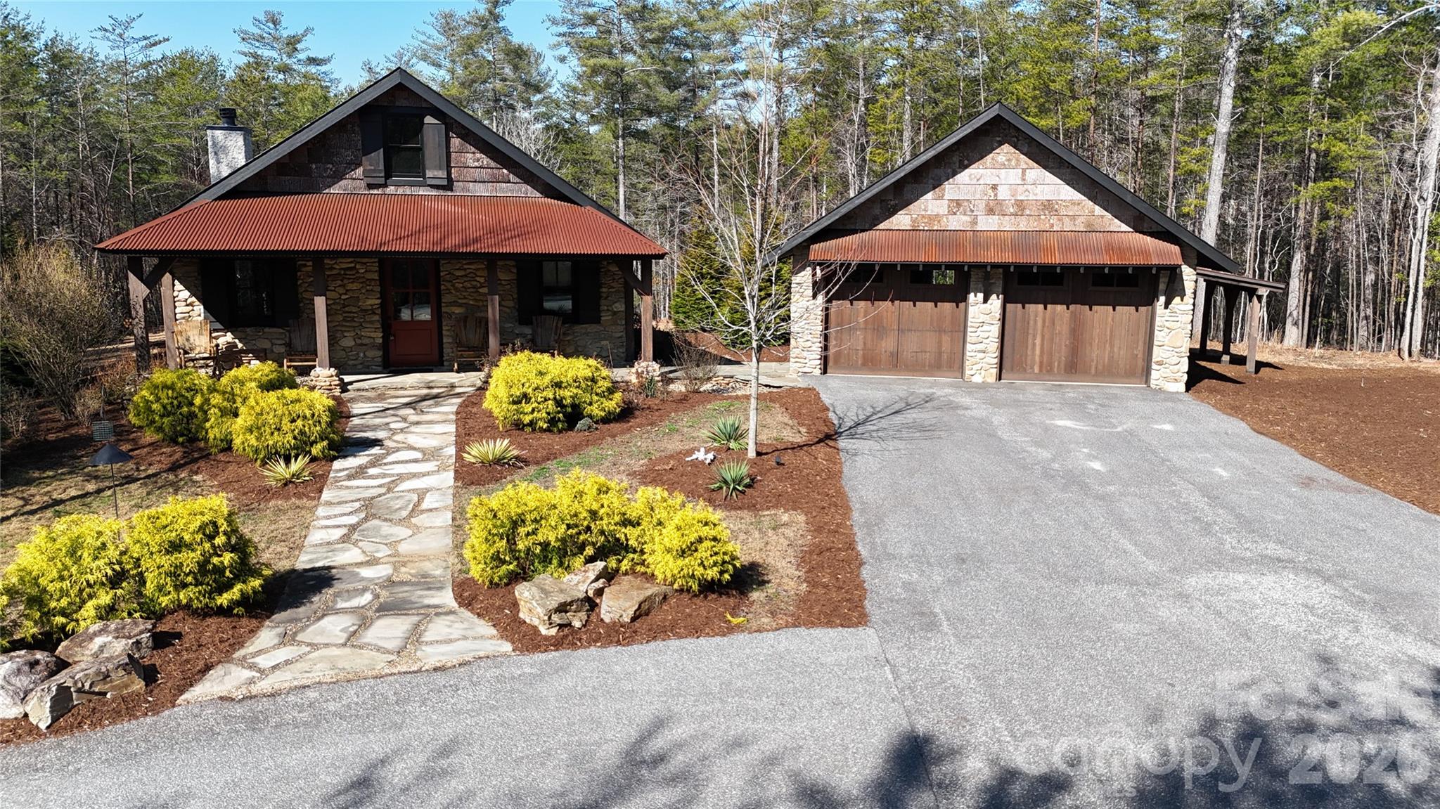 2004 Fergusons Folly Drive — Nebo
