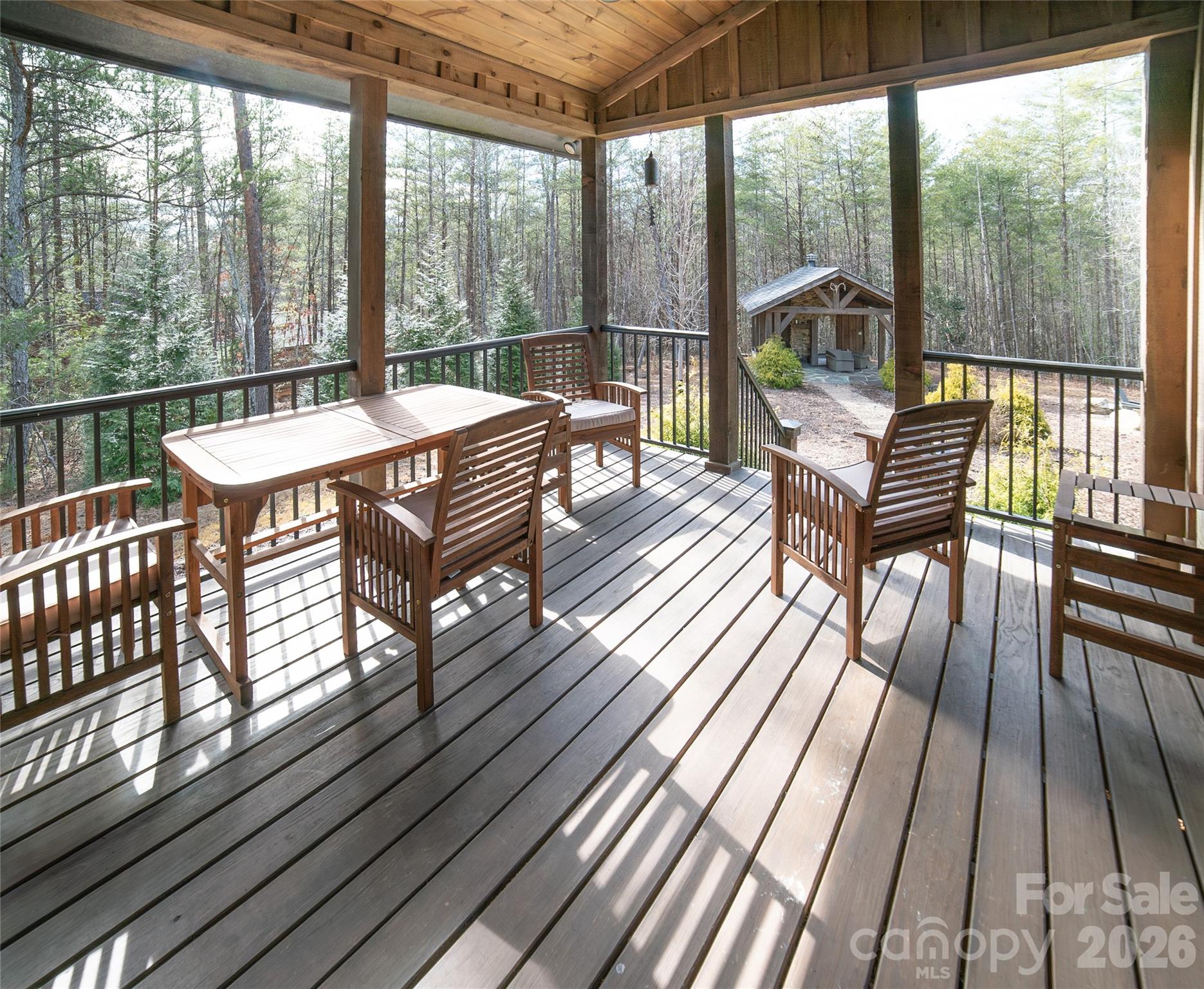 2004 Fergusons Folly Drive — Nebo