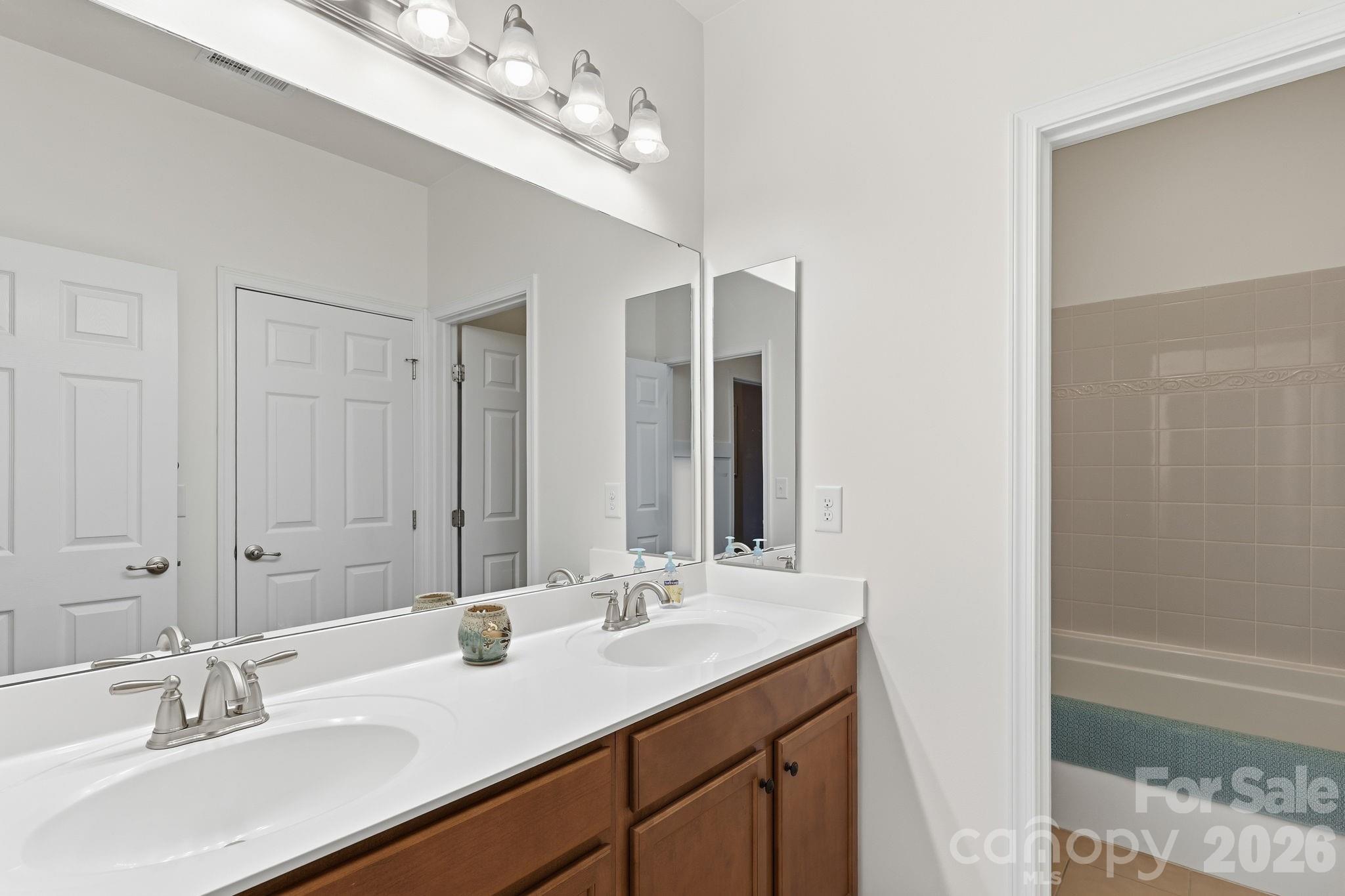 8480 Penton Place — Harrisburg