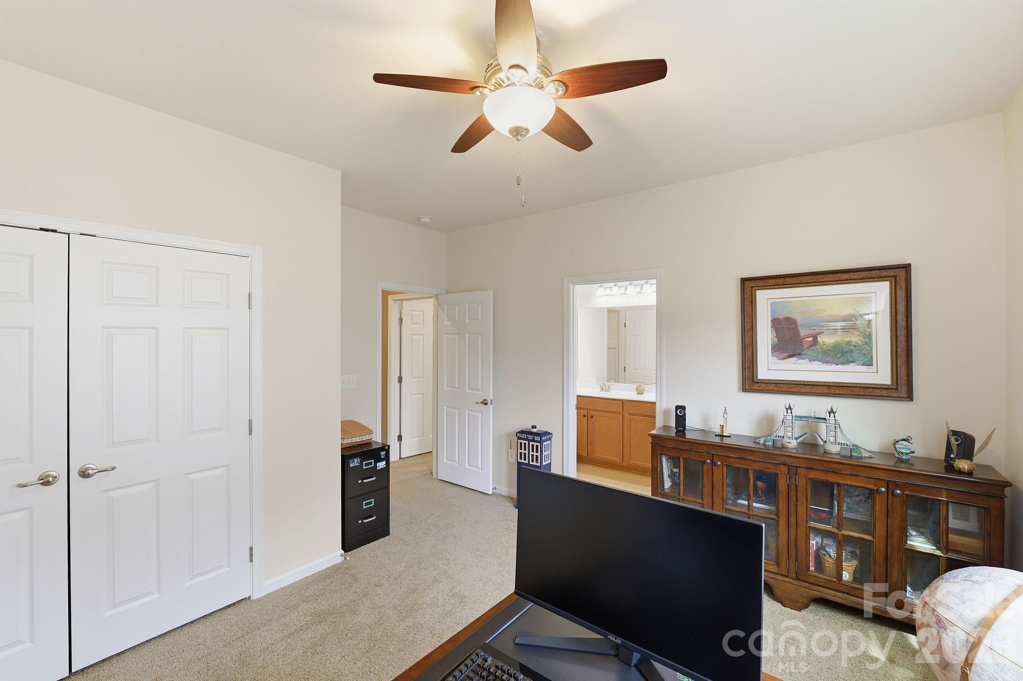 8480 Penton Place — Harrisburg