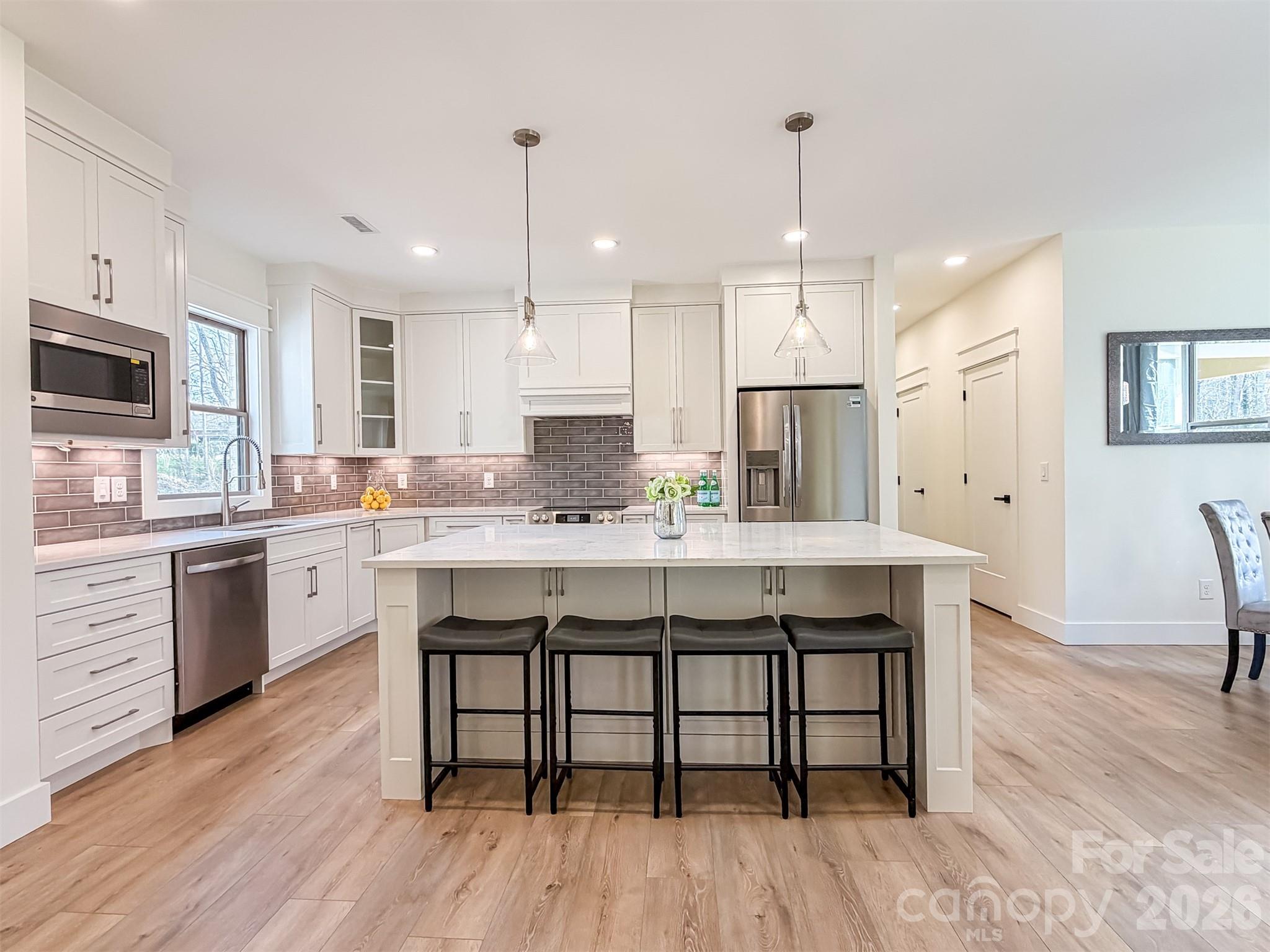 1322 Kensington Circle — Newton