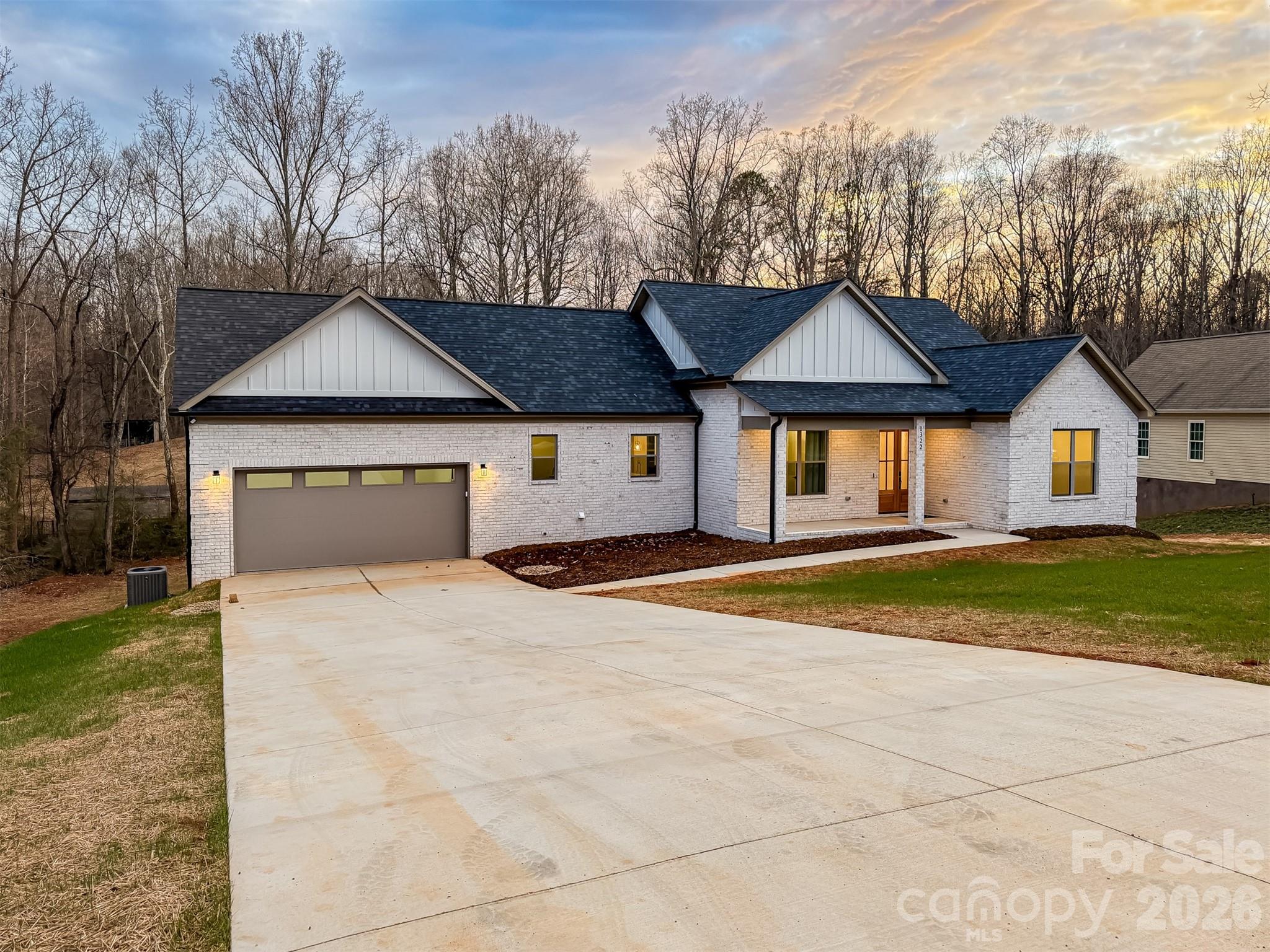 1322 Kensington Circle — Newton
