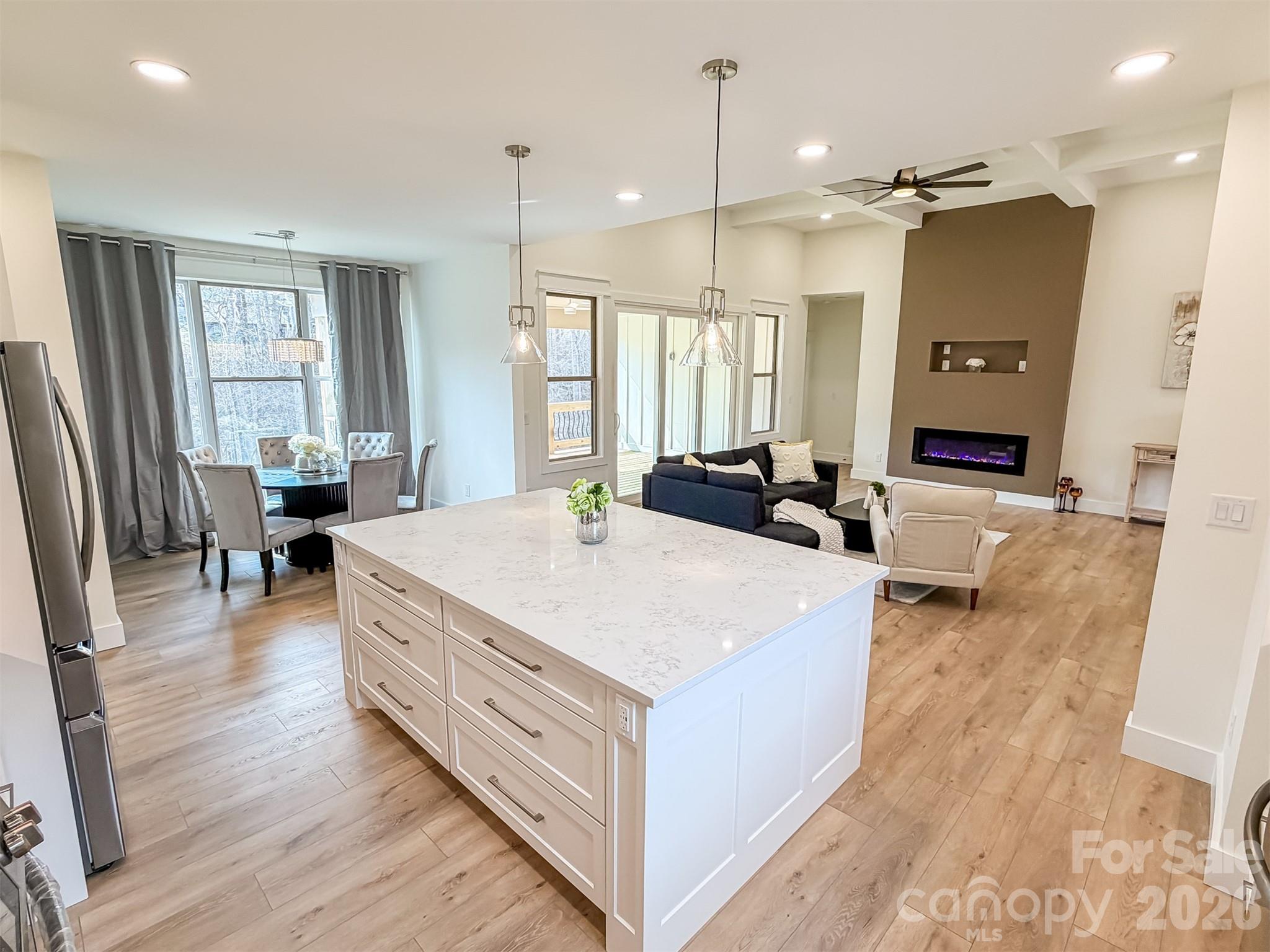1322 Kensington Circle — Newton