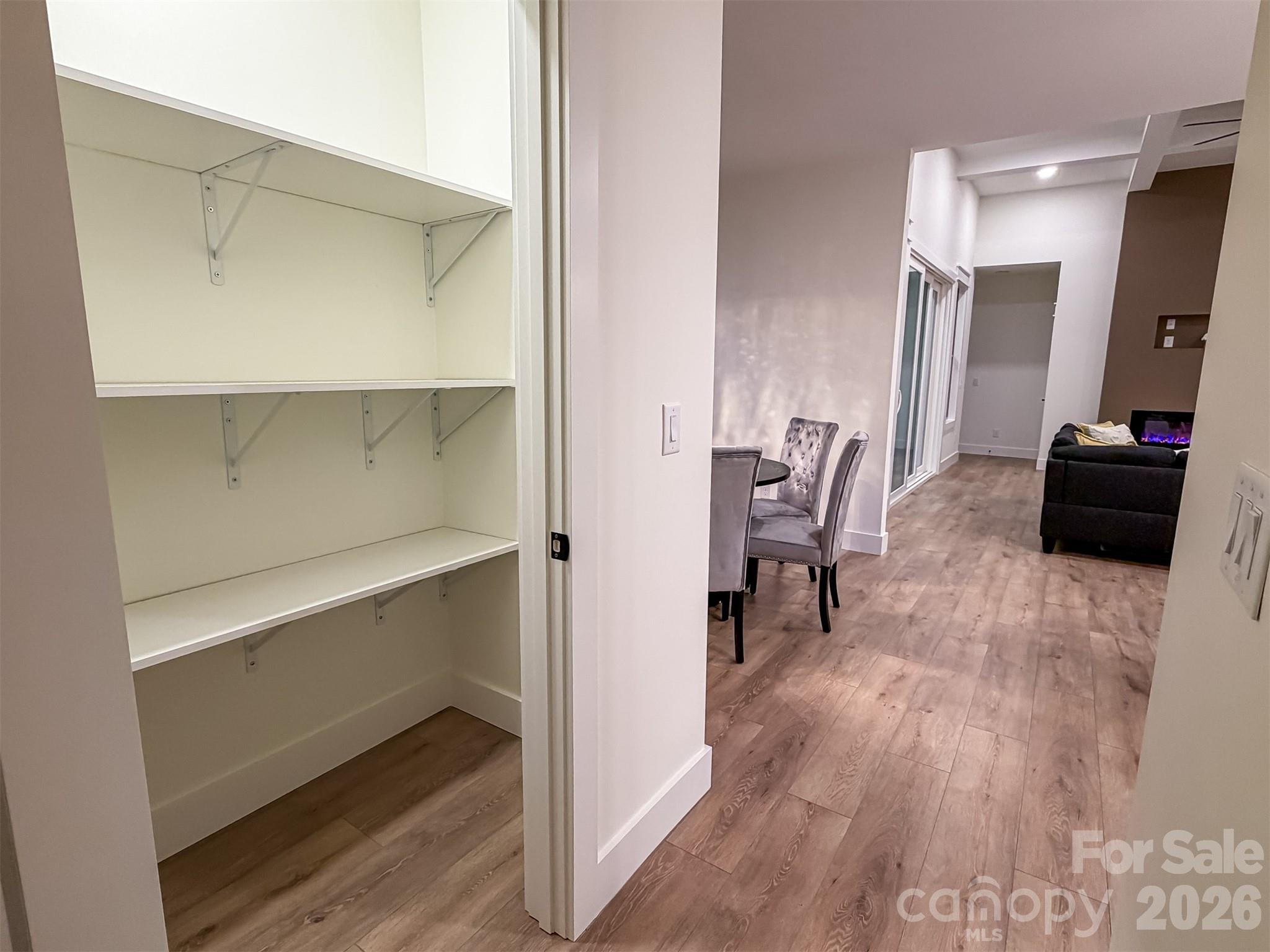 1322 Kensington Circle — Newton