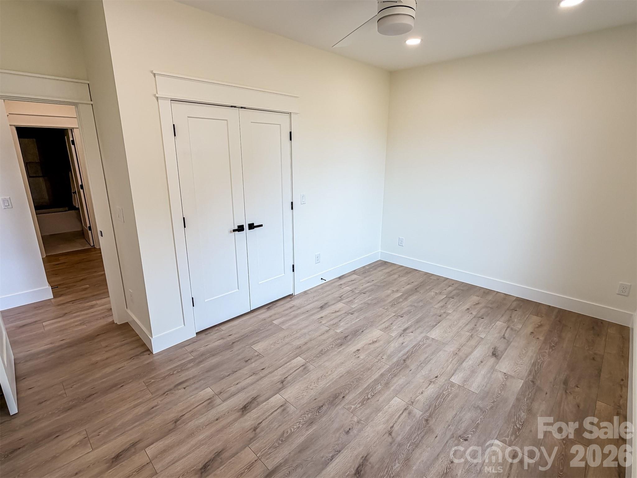 1322 Kensington Circle — Newton