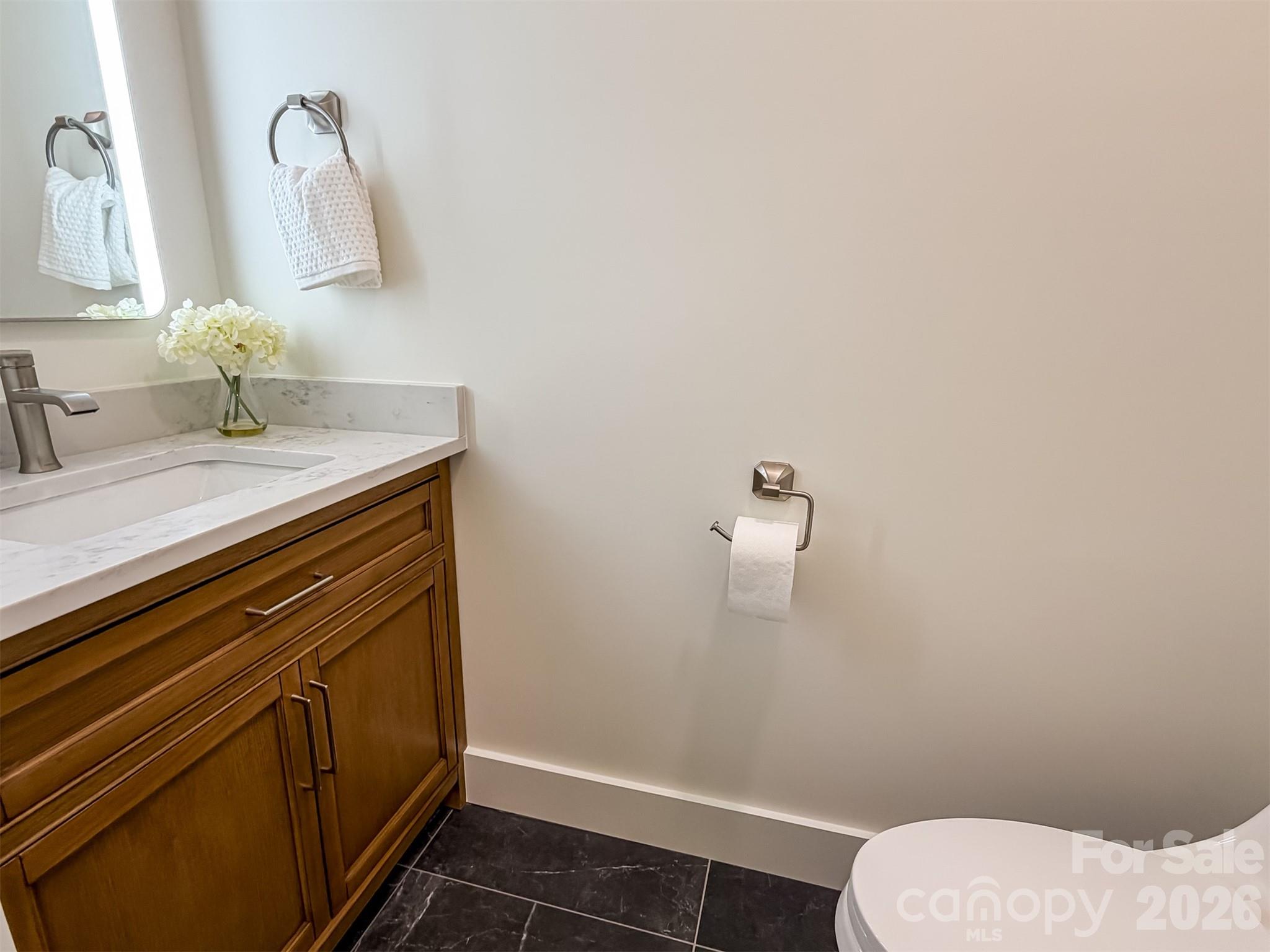 1322 Kensington Circle — Newton