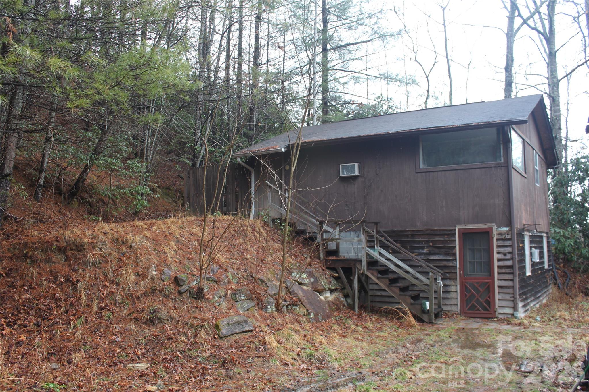 14 Irvin Road — Pisgah Forest