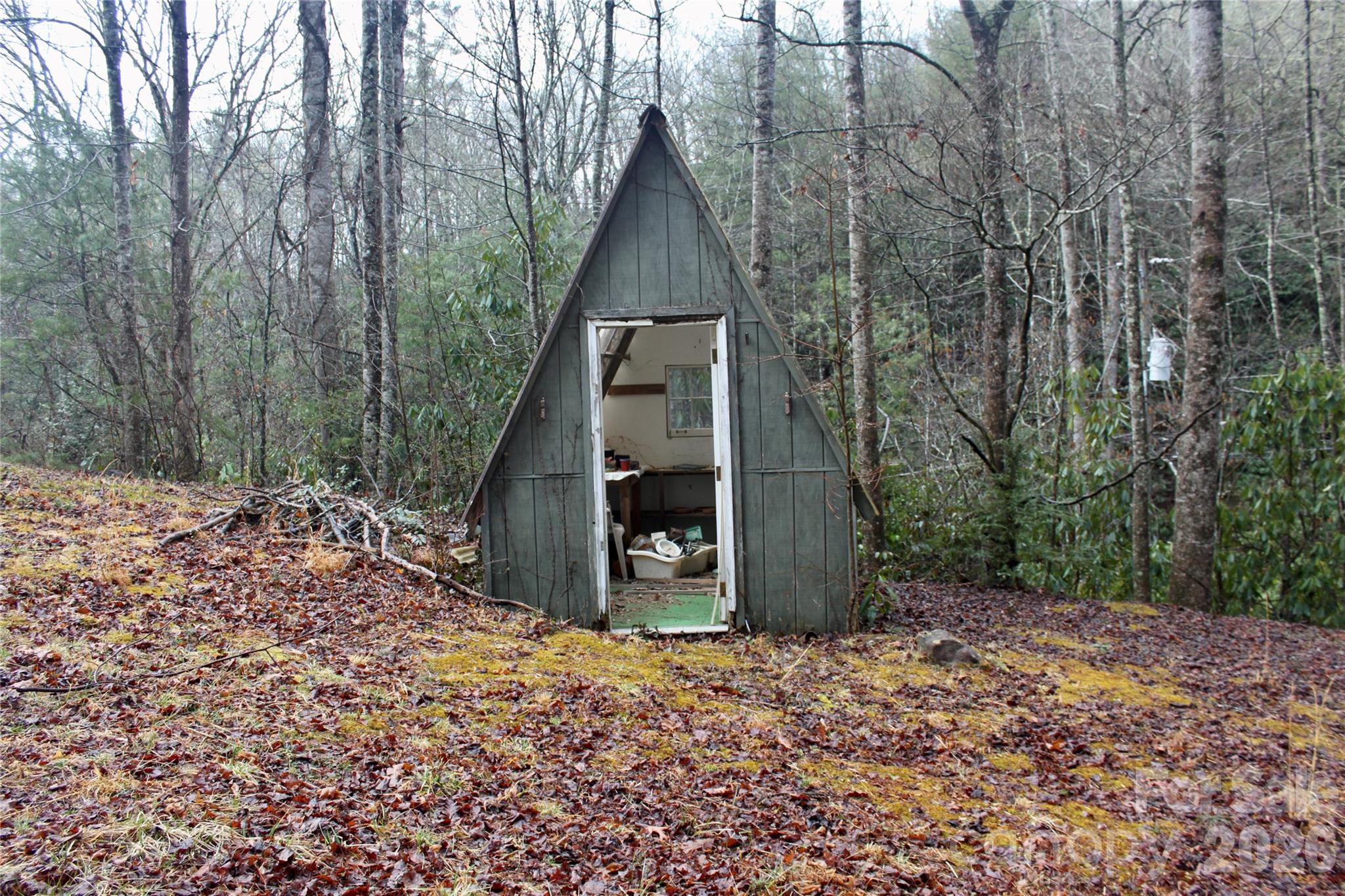 14 Irvin Road — Pisgah Forest