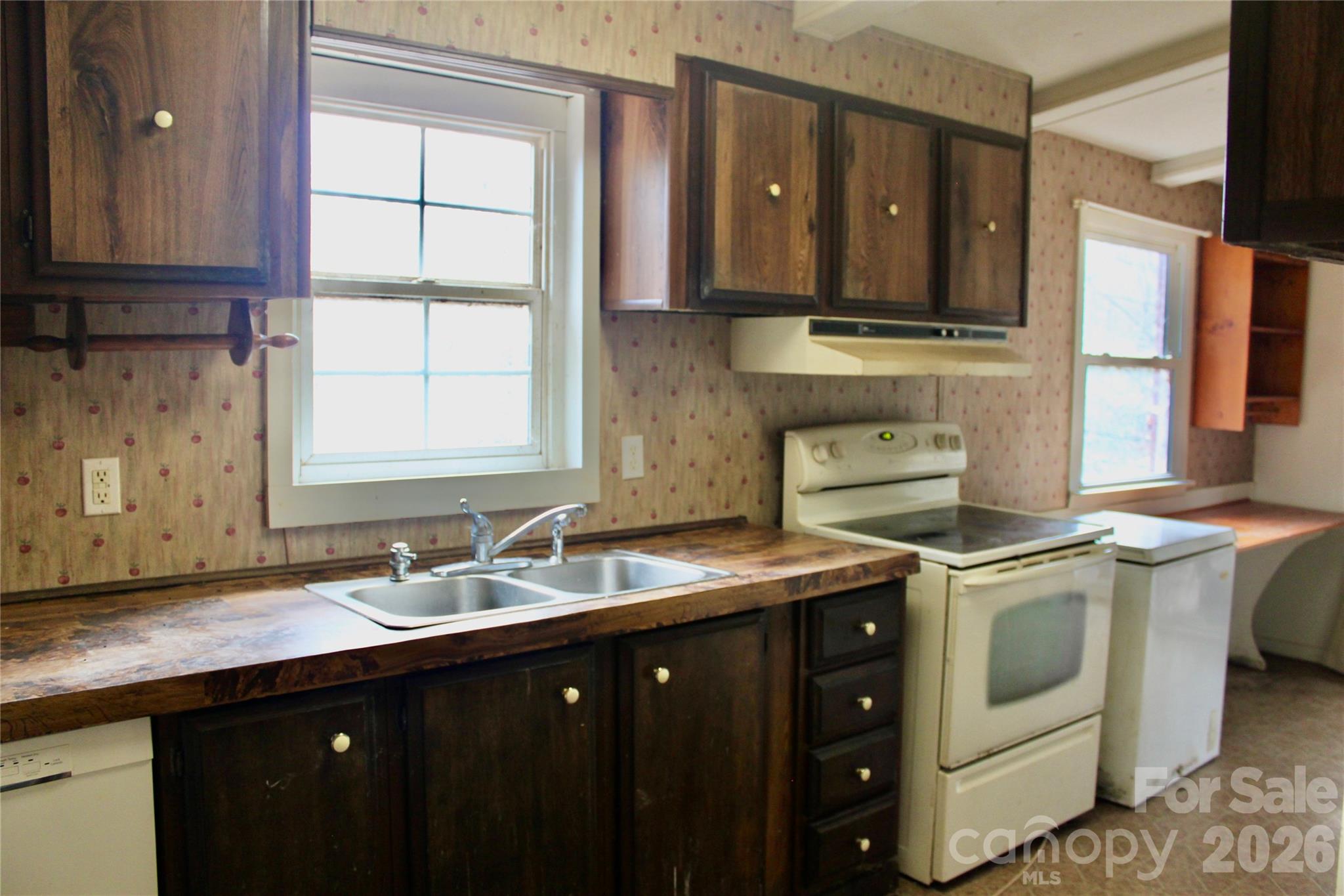 14 Irvin Road — Pisgah Forest