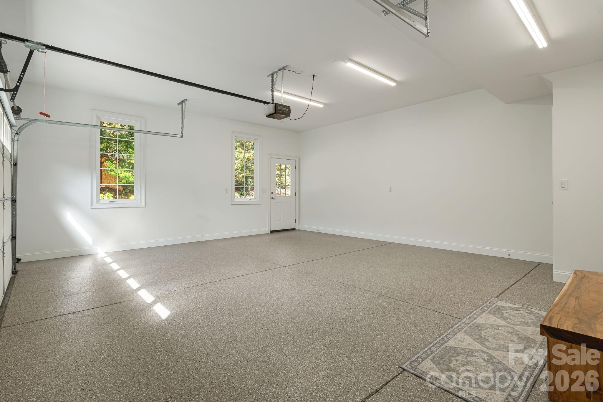 405 Mistletoe Trail — Hendersonville