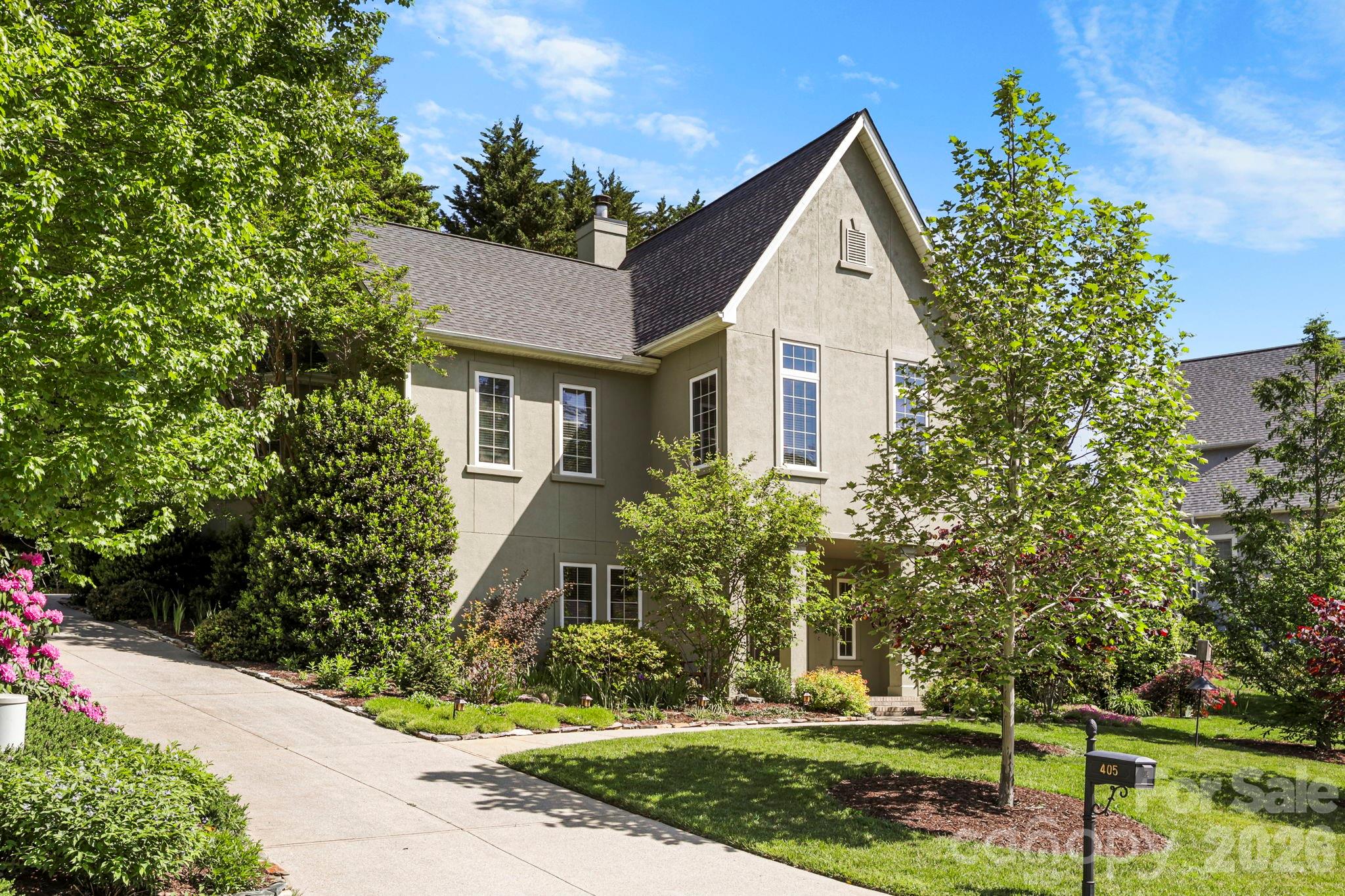 405 Mistletoe Trail — Hendersonville