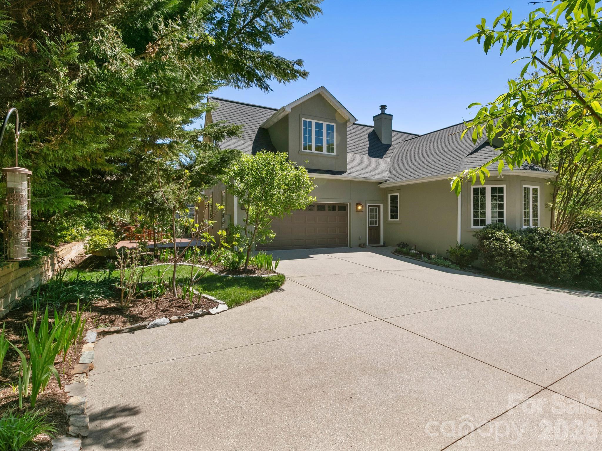 405 Mistletoe Trail — Hendersonville
