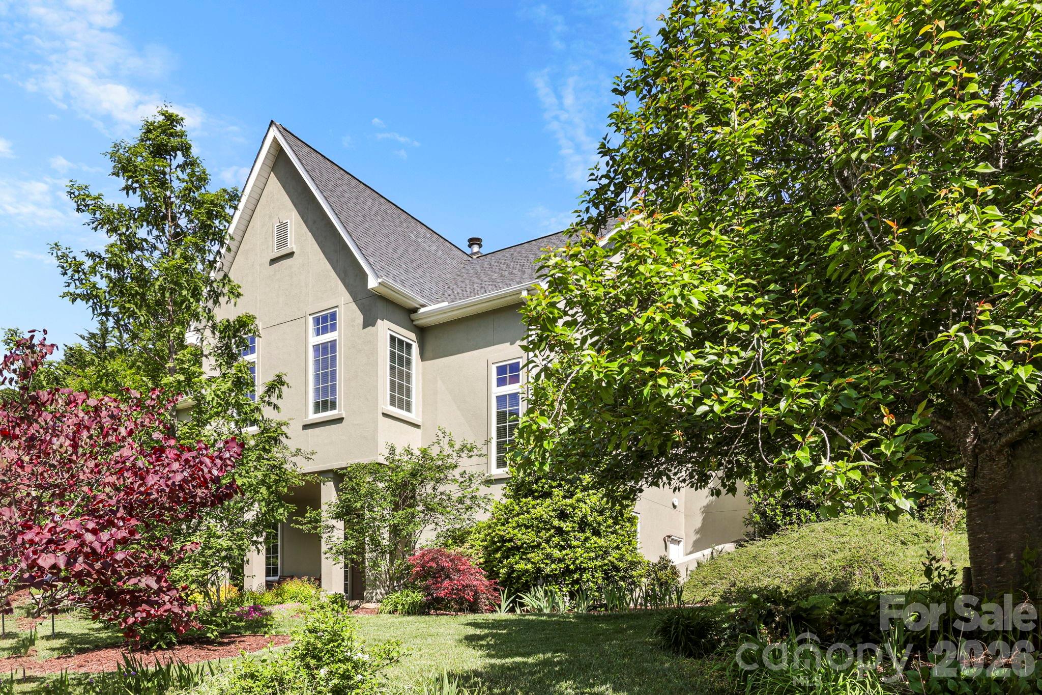 405 Mistletoe Trail — Hendersonville