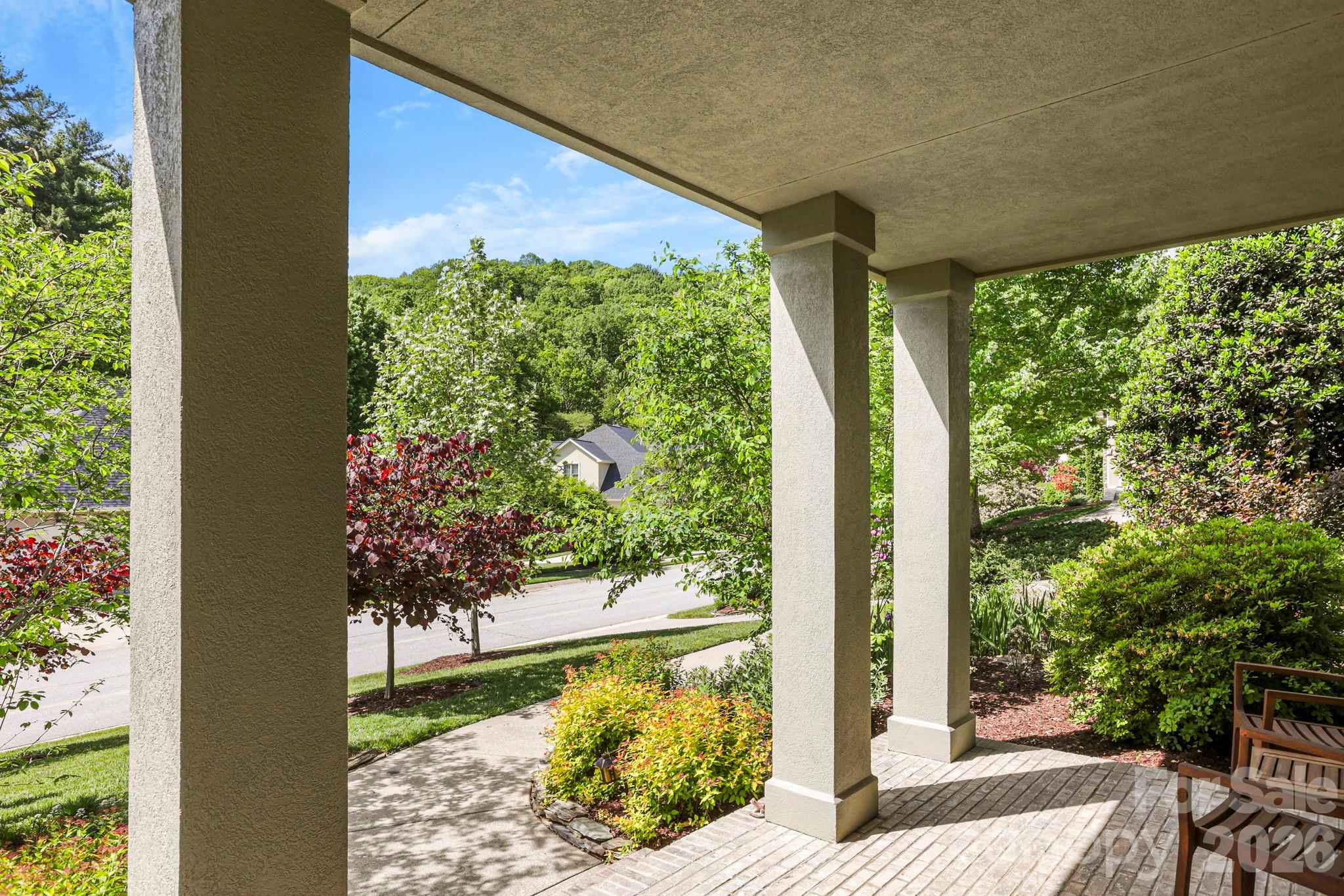 405 Mistletoe Trail — Hendersonville